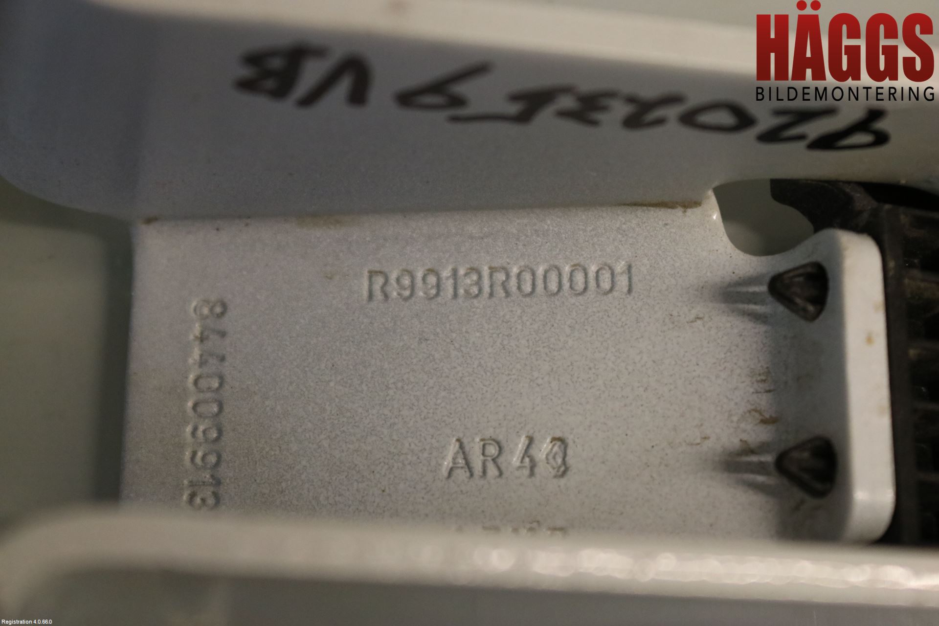 Dacia DOKKER 13- Dörrgångjärn