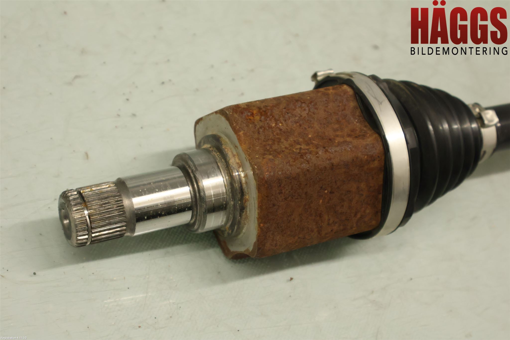 Audi Q4 E-TRON FZ 22- Drivaxel Fram Höger