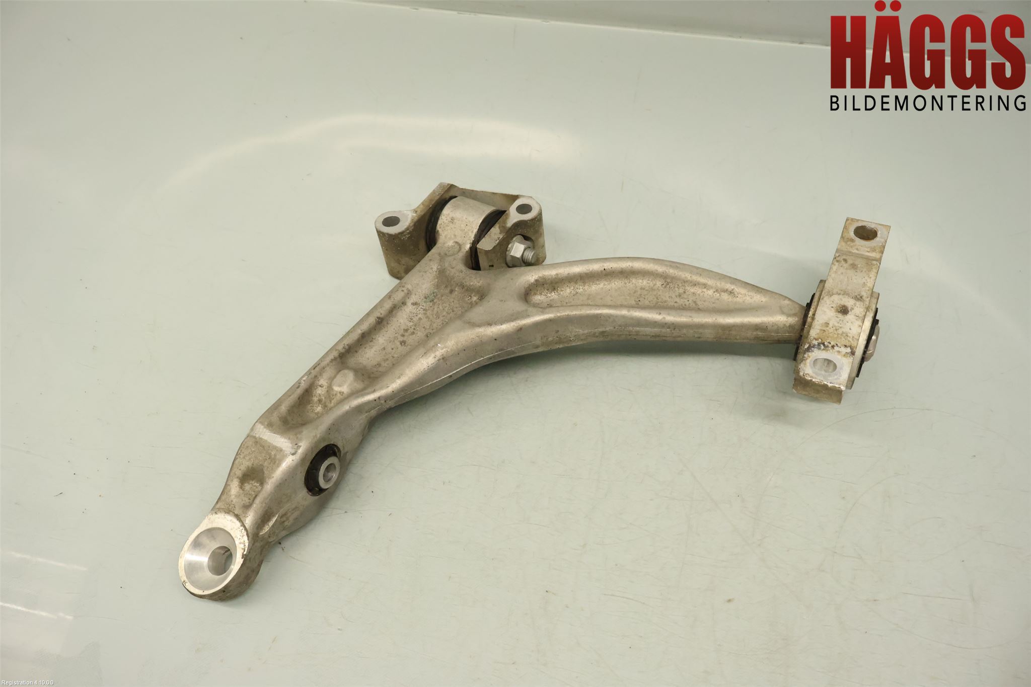 Volvo V60 19- Bärarm Fram Undre Hö
