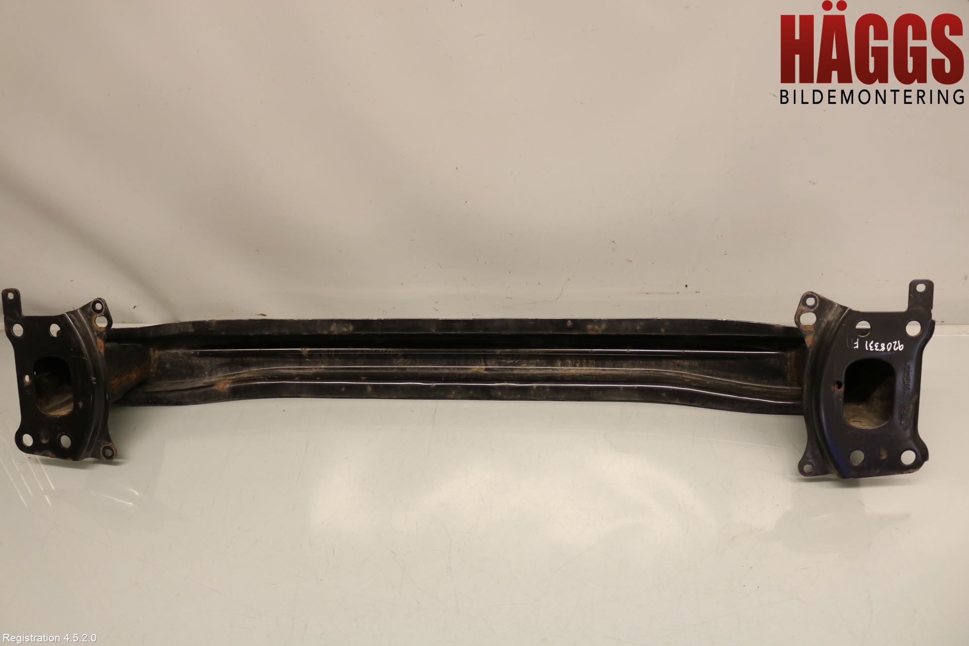 Volkswagen VW CADDY      04-10 Stötfångarbalk Fram