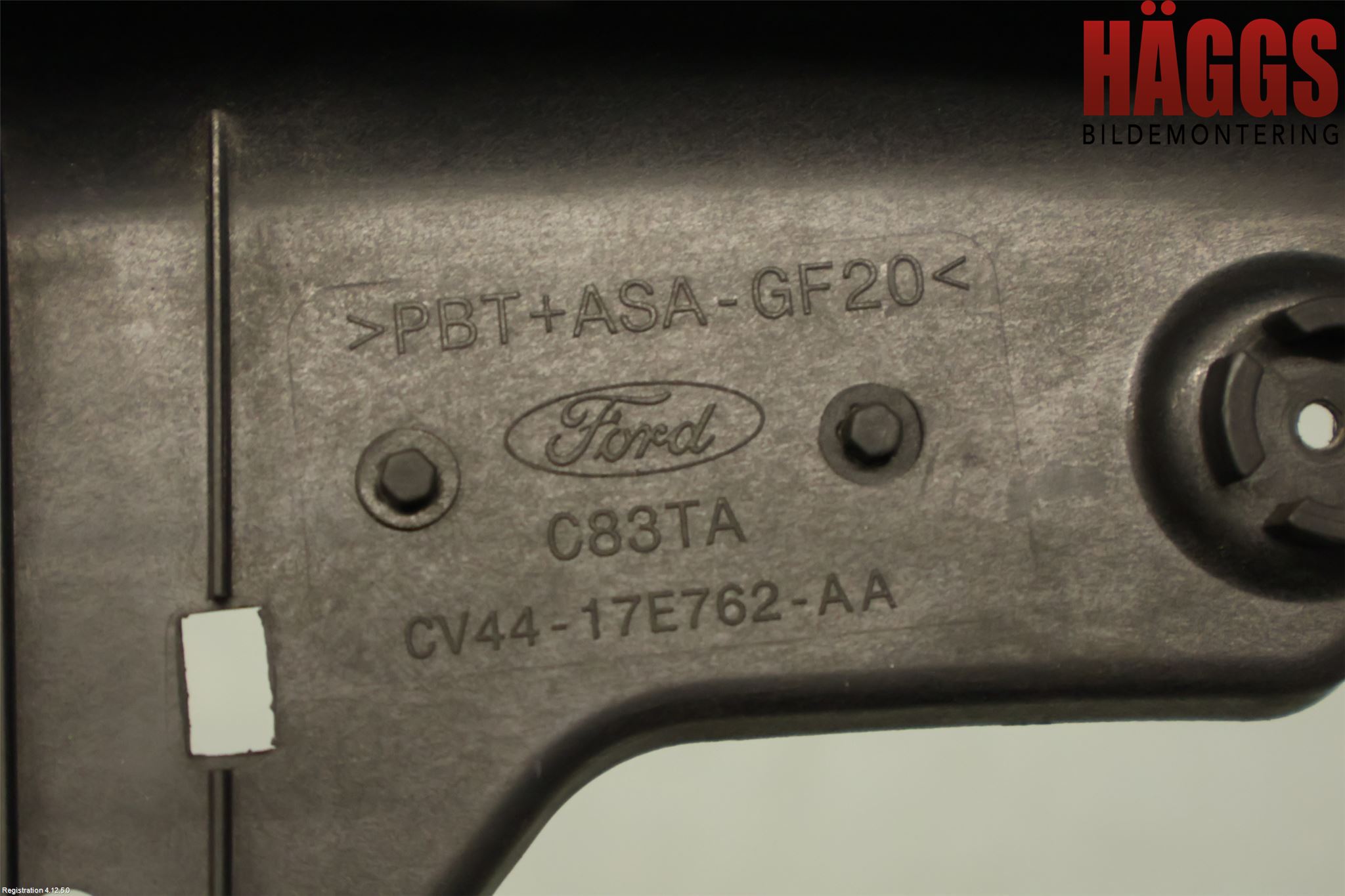 Ford KUGA 13-16 Strålkast Fästsarg