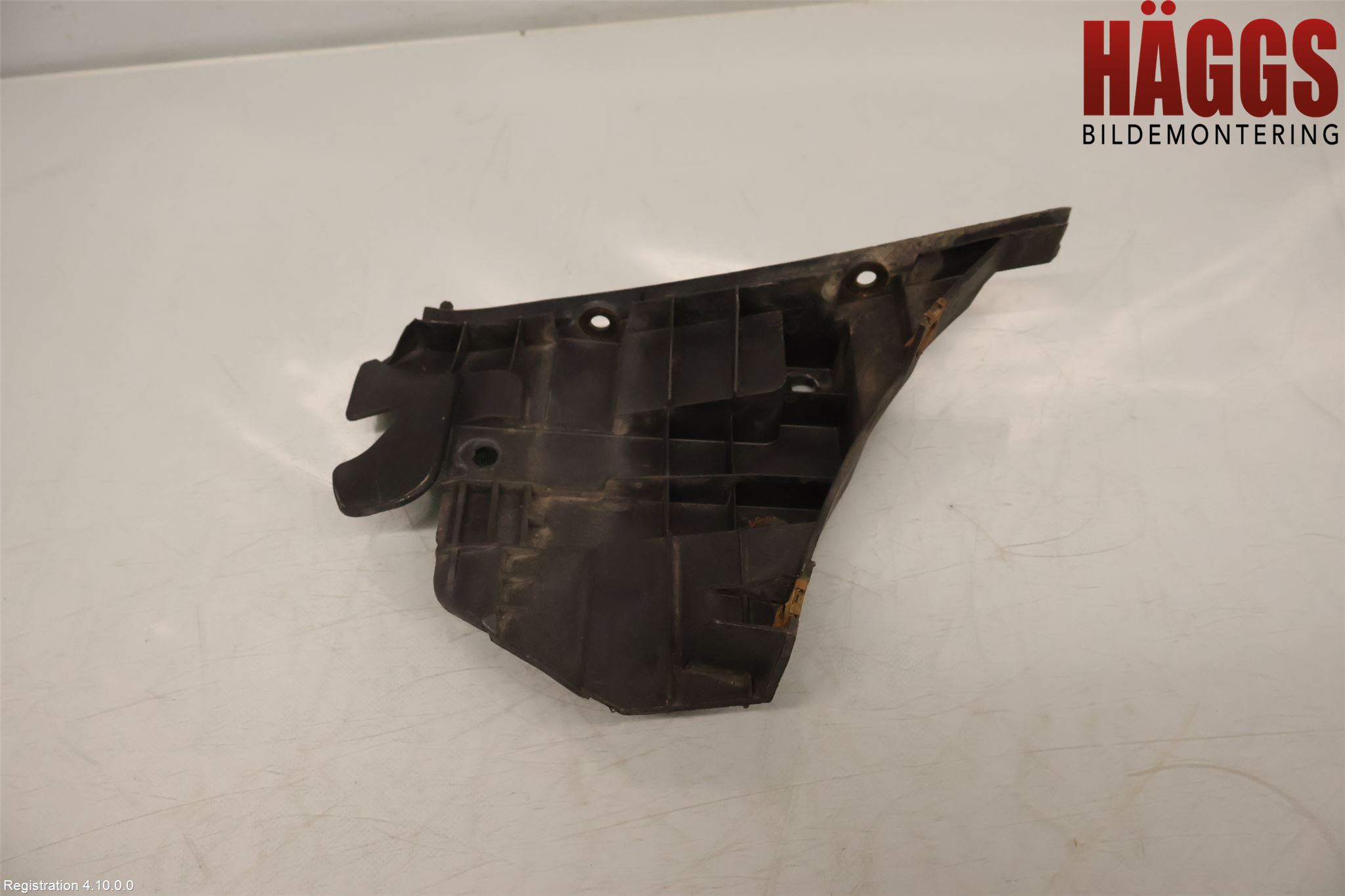 Volvo V70 08-13 Stötfångarfäste Fram Vä