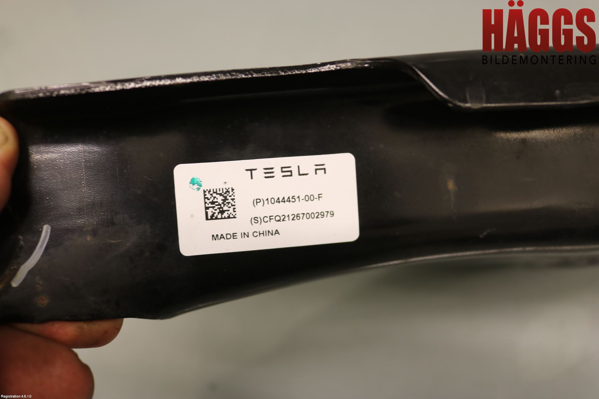 Tesla MODEL Y 21- Bärarm Bak Höger