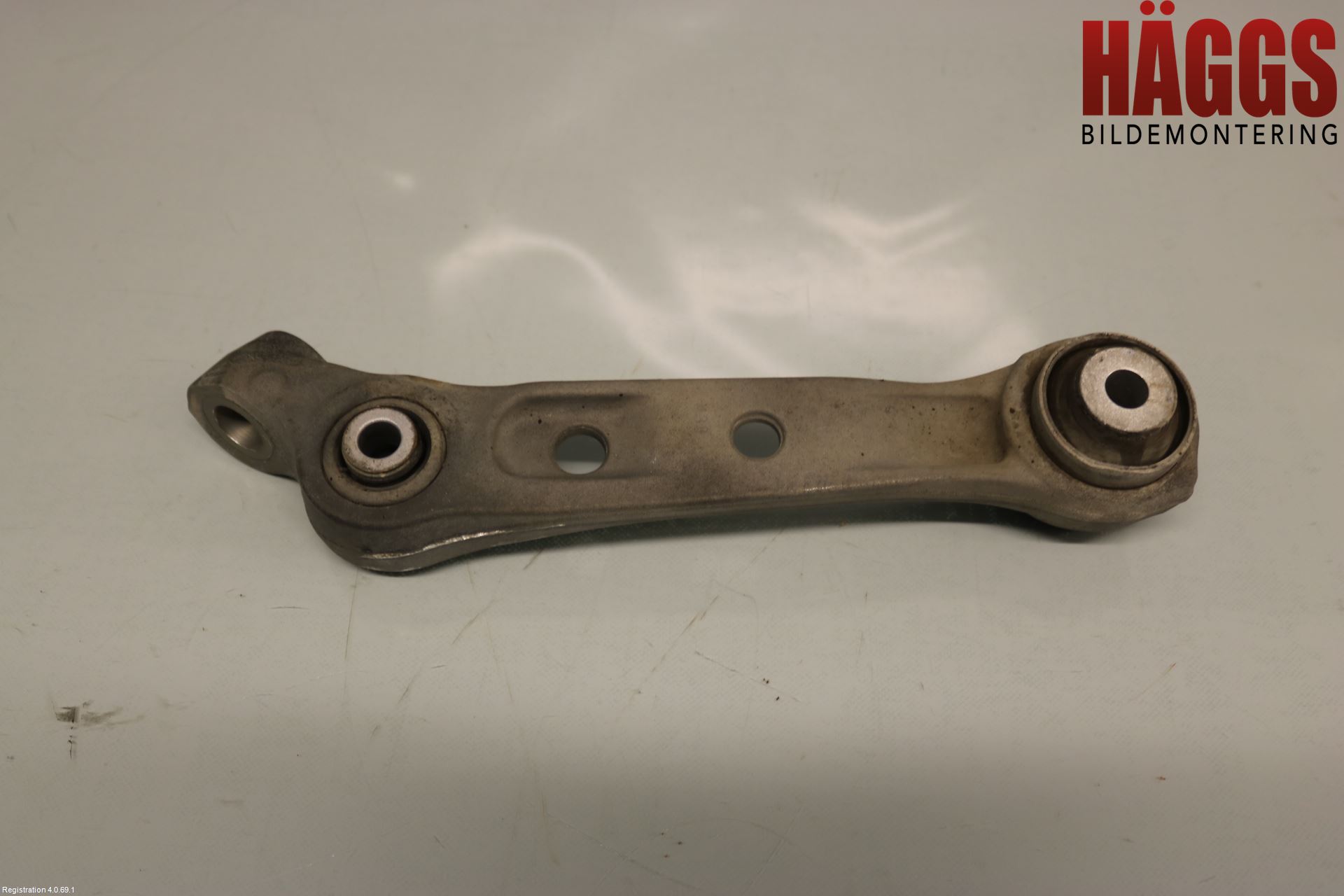 BMW 5 F10/F11/F18 09-17 Bärarm Fram Undre Hö