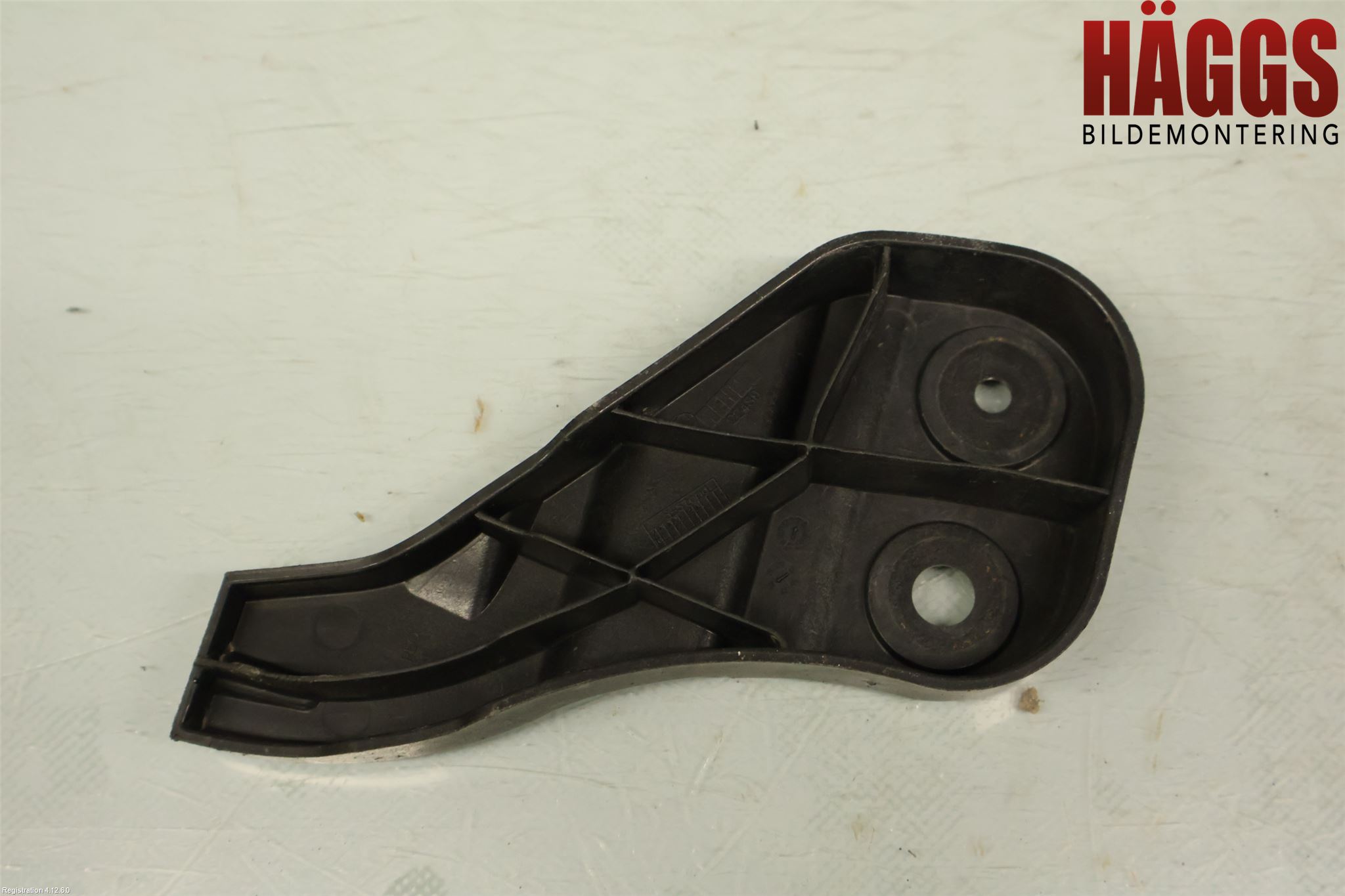 Audi A3/S3 8V 13-20 Stötfångarfäste Bak Hö