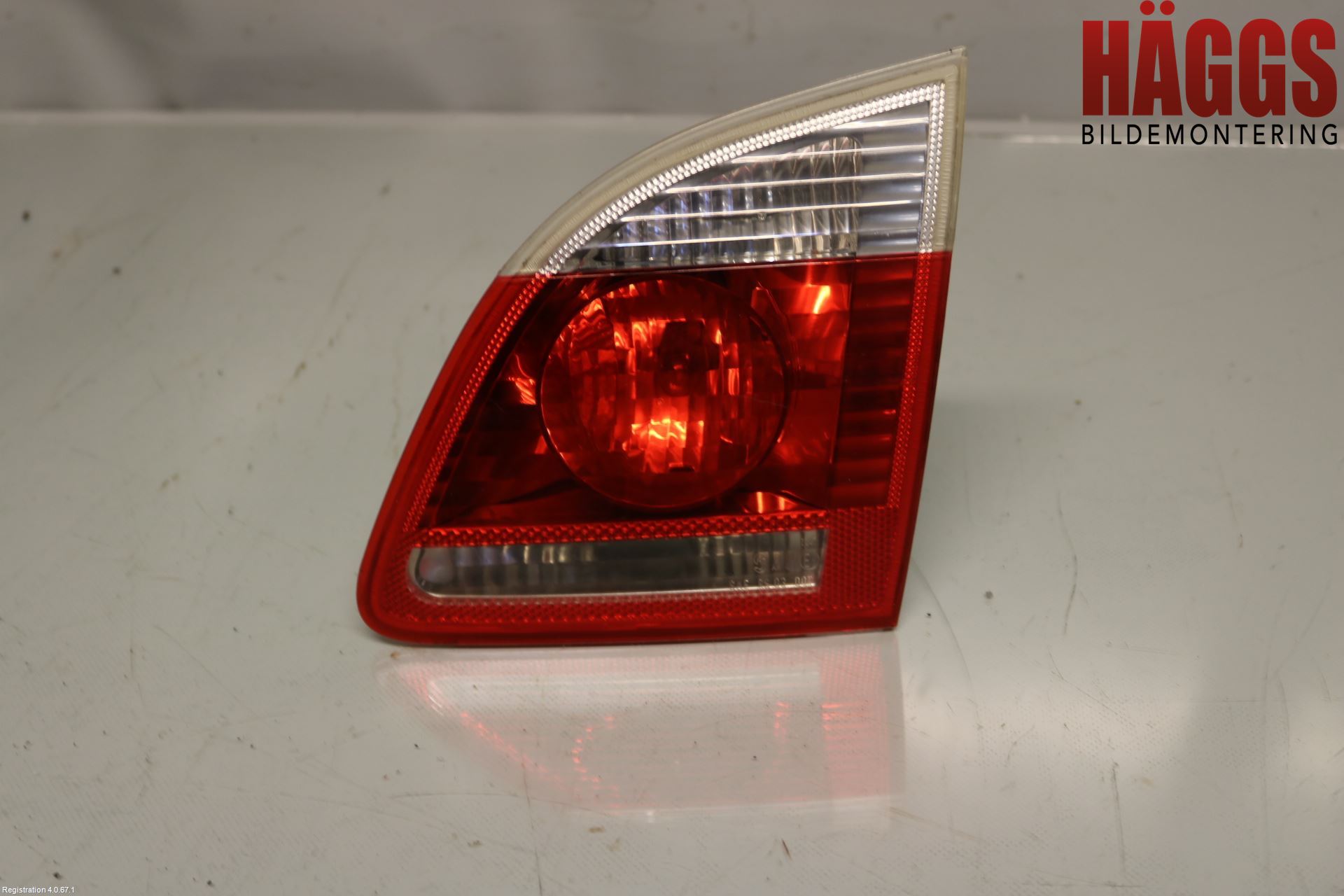 BMW 5 E60/61 Sed/Tou 02-10 Bakljus Lucka Hö