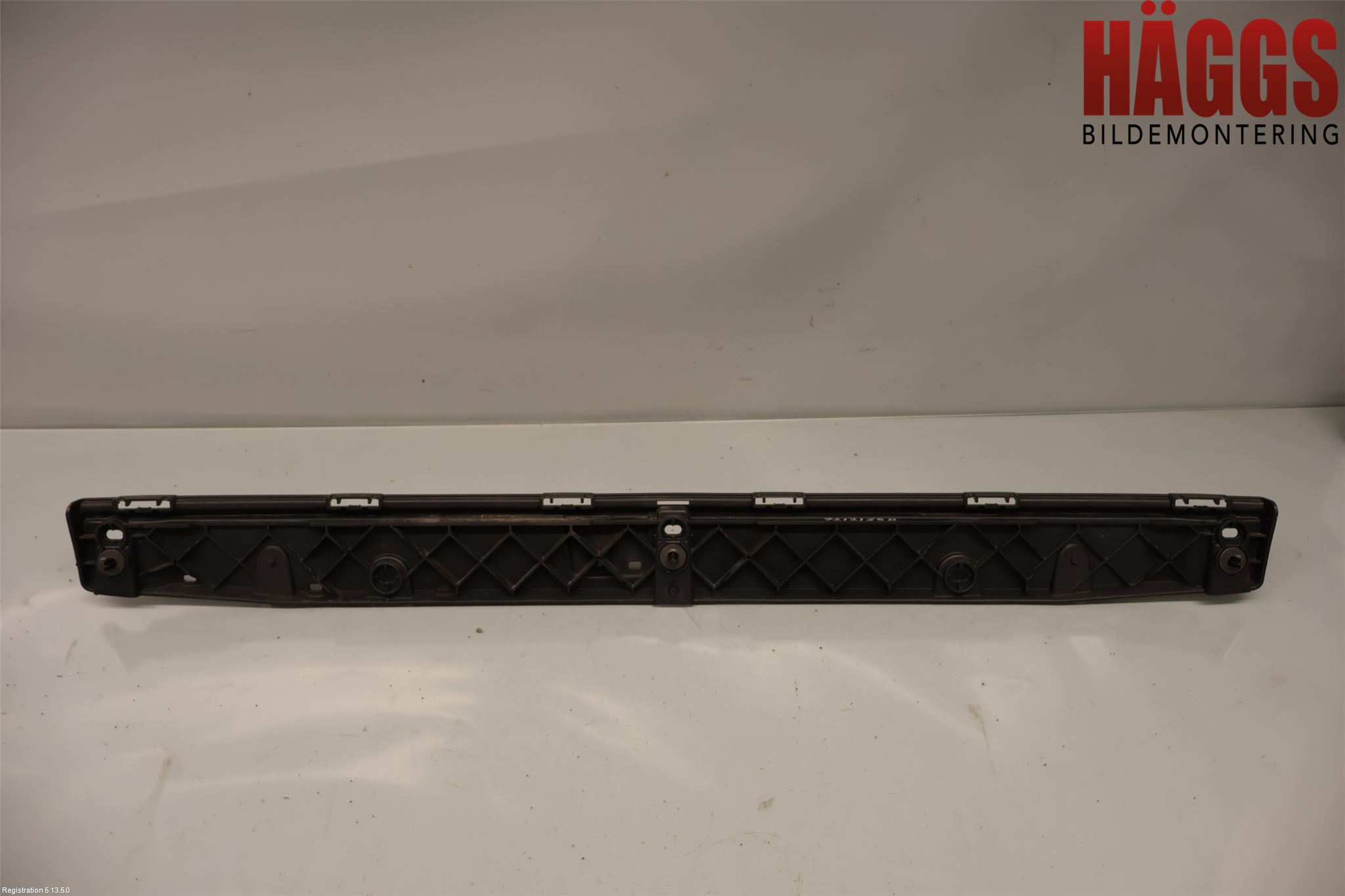 Peugeot 5008/E-5008 24- Stötfångardel Bak Mitt