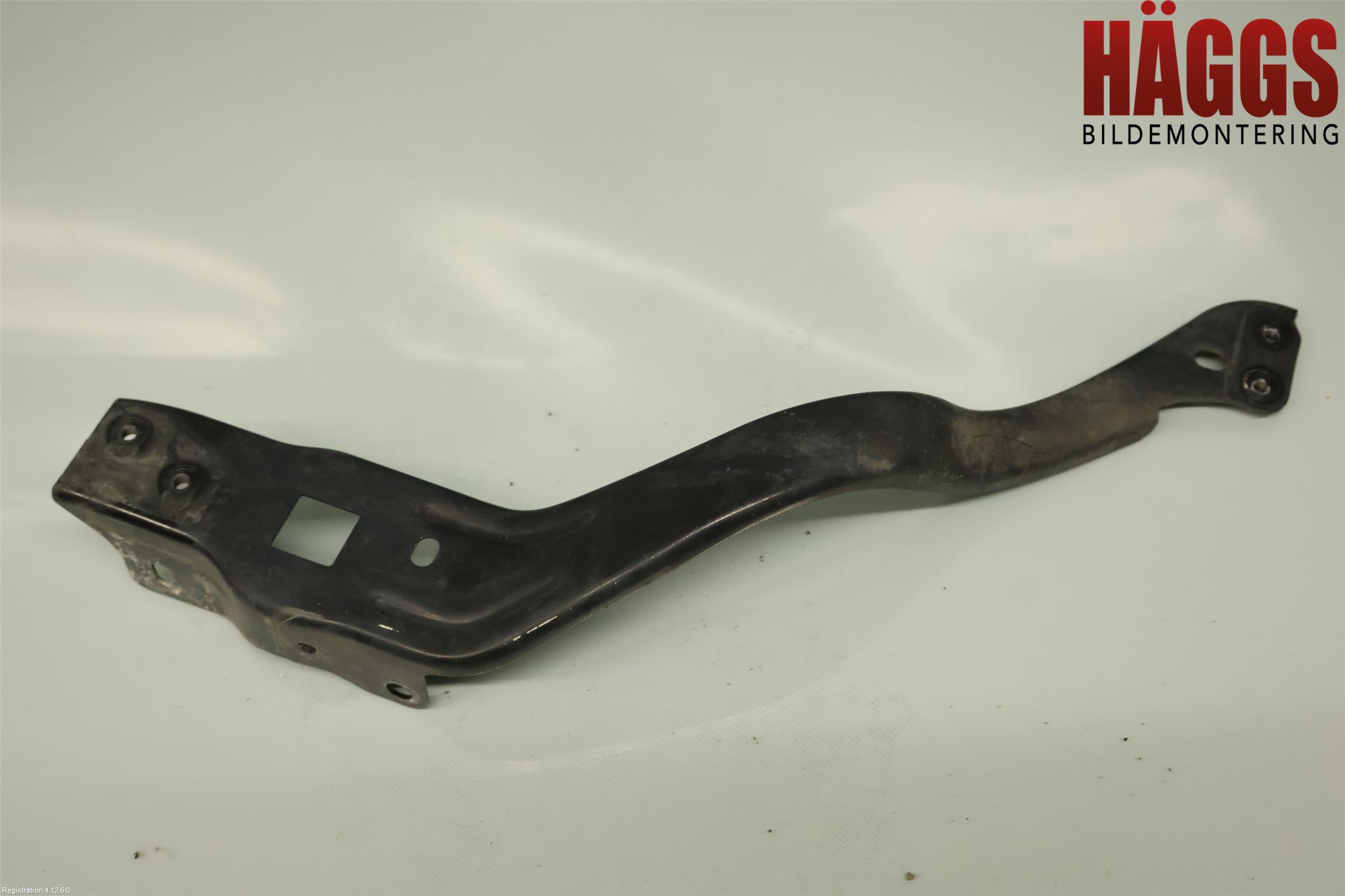 Mercedes-Benz MB E-KLASS (W212) 09-16 Frontplåt