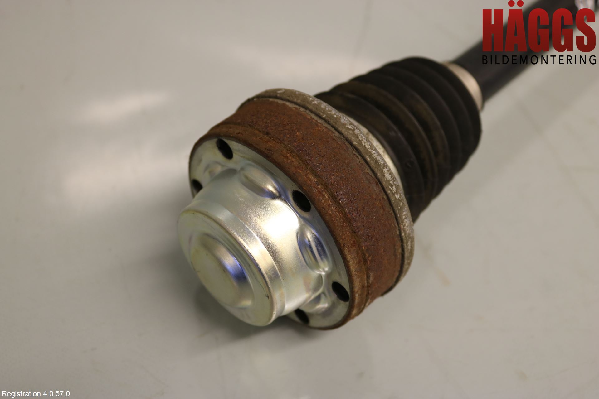 Volkswagen VW TIGUAN 16-24 Drivaxel Bak Höger