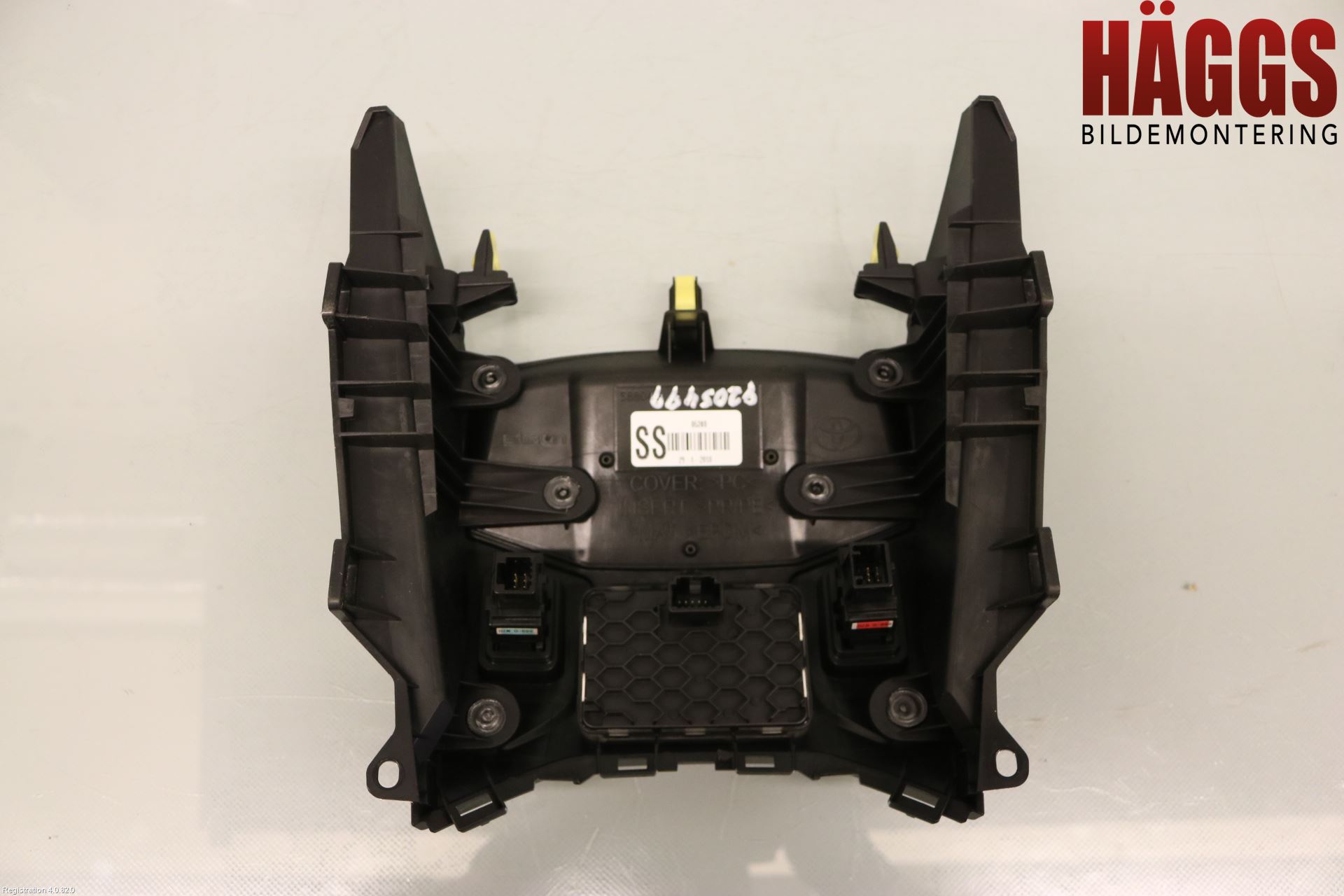 Toyota AVENSIS 16-18 Instrumentkonsoll Mitt