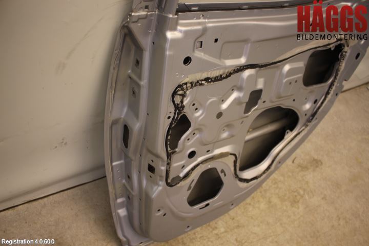 Mitsubishi L200 06-15 Dörr Bak Höger