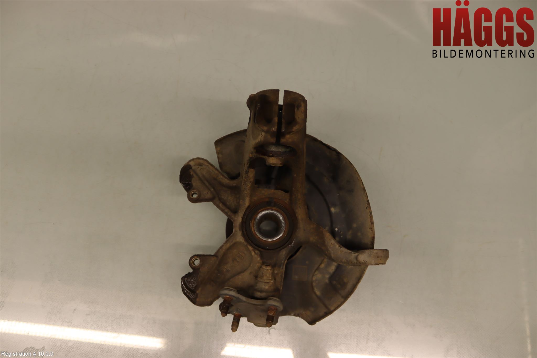 Volkswagen VW POLO VI 18->> Styrspindel Lagerhus Hö