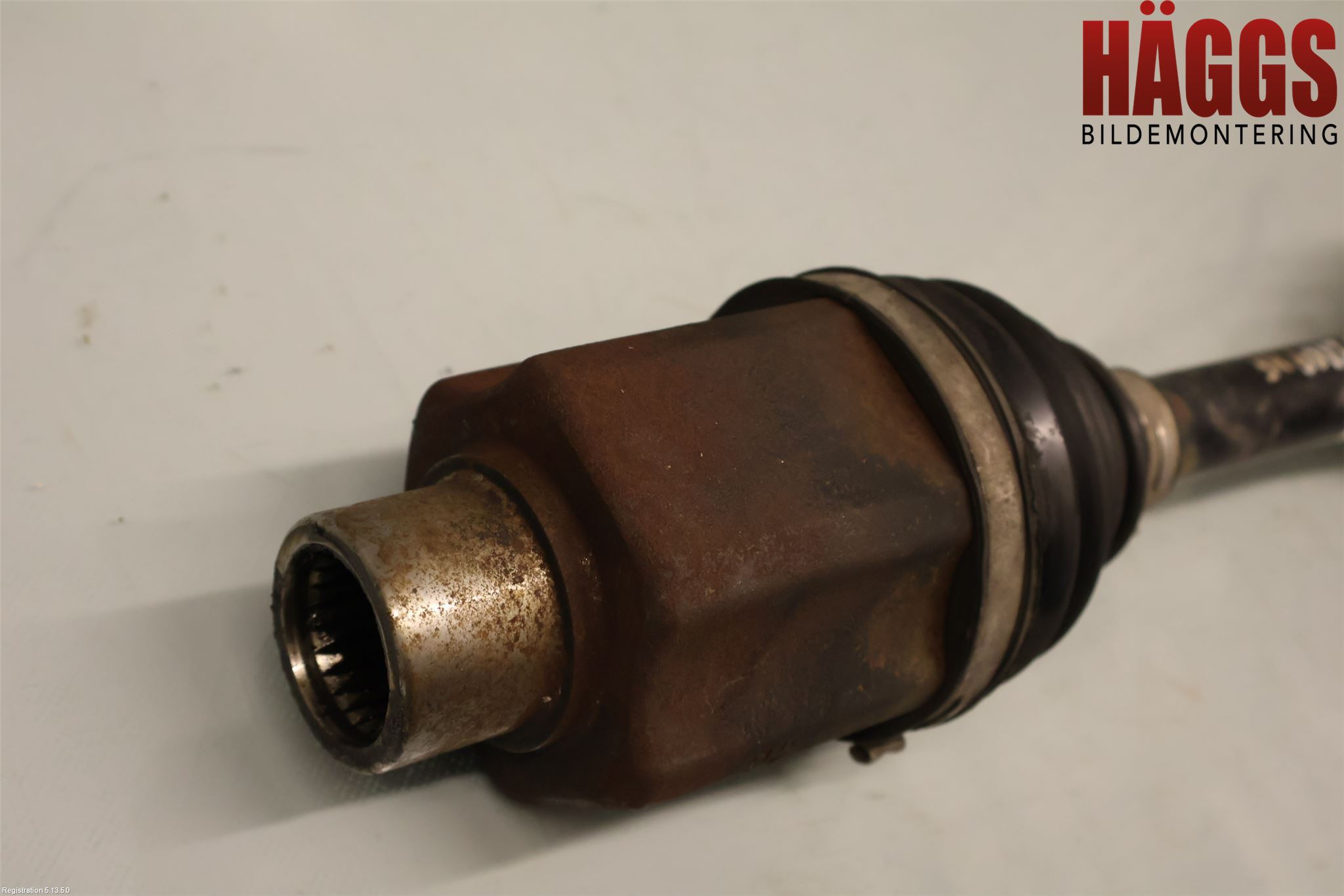 Volkswagen VW TRANSP/CARAVELLE (T5) 04-15 Drivaxel Fram Höger