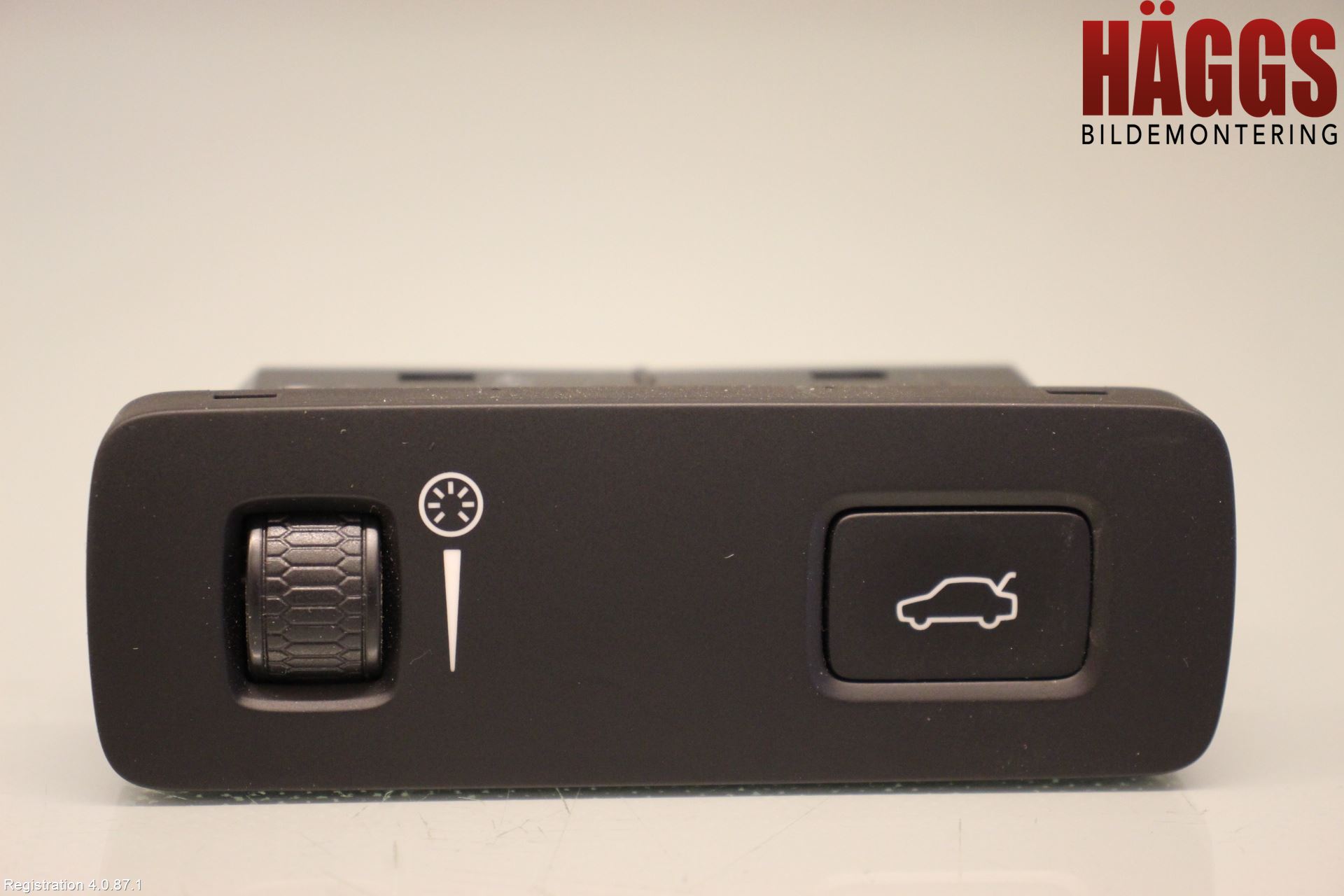 Volvo V90 17->> Strömställare Baklucka