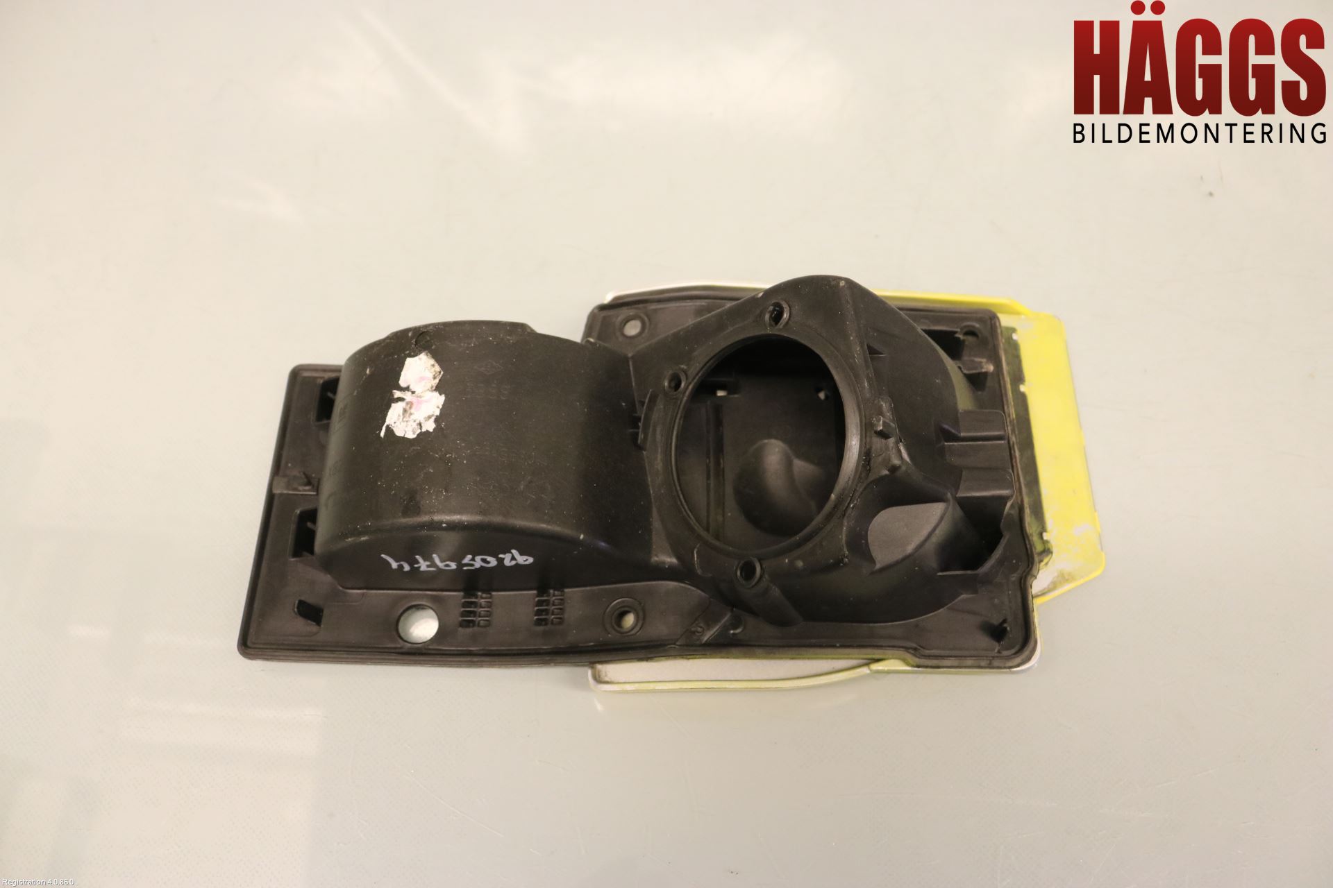 Opel VIVARO 15-19 Tanklucka