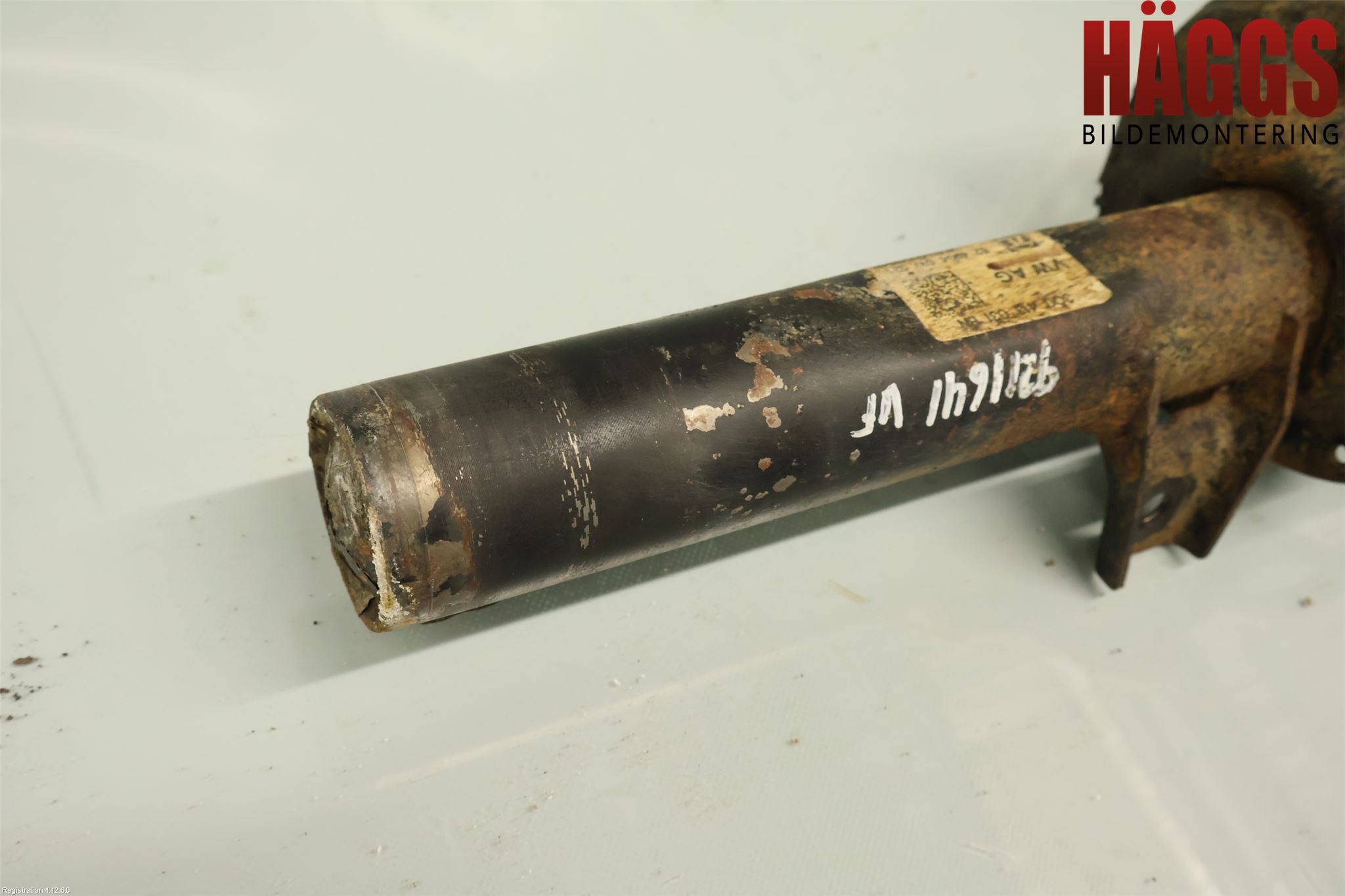 Volkswagen VW PASSAT 15-19 Fjäderben Fram Höger