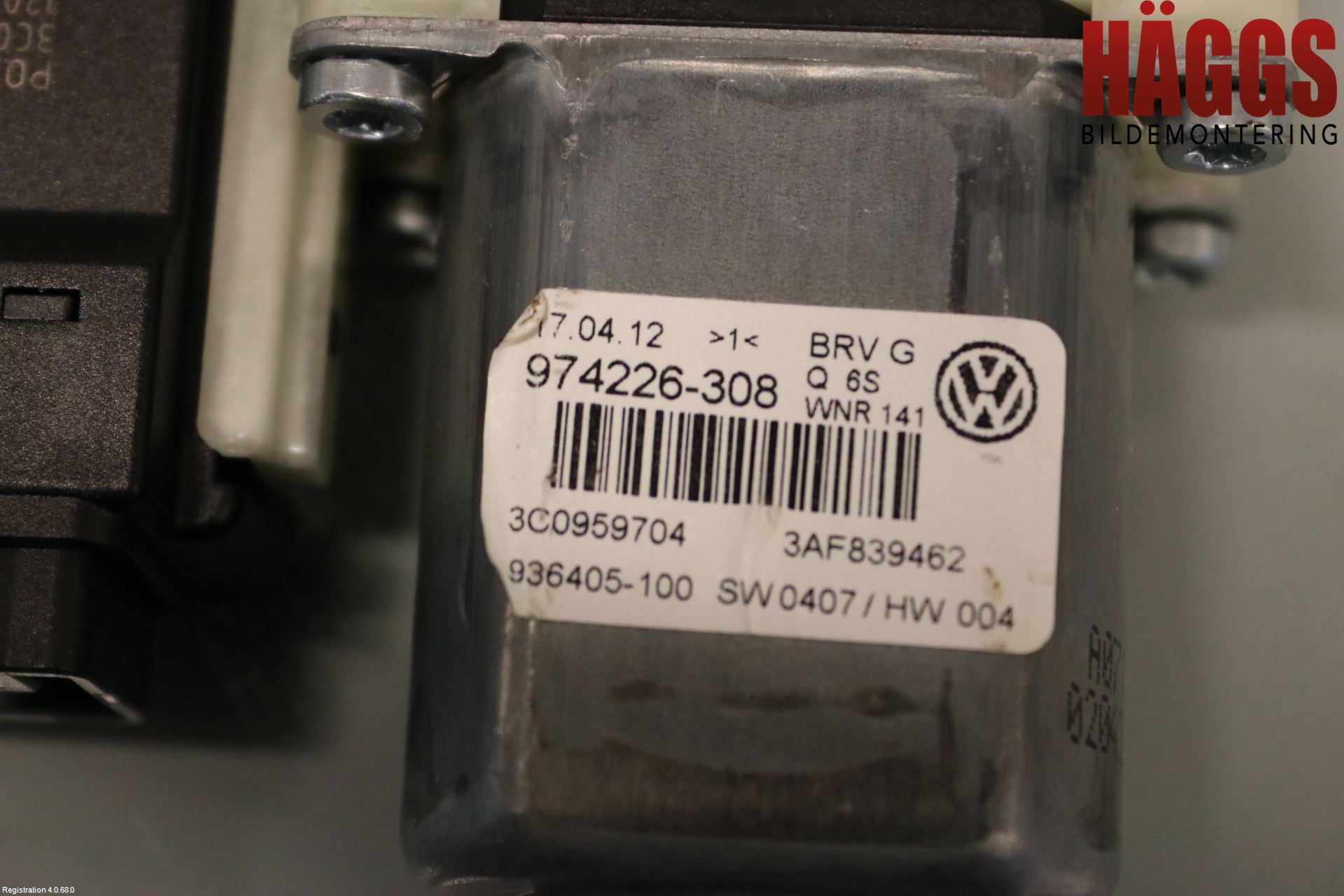 Volkswagen VW PASSAT 11-14 Fönsterhissmotor