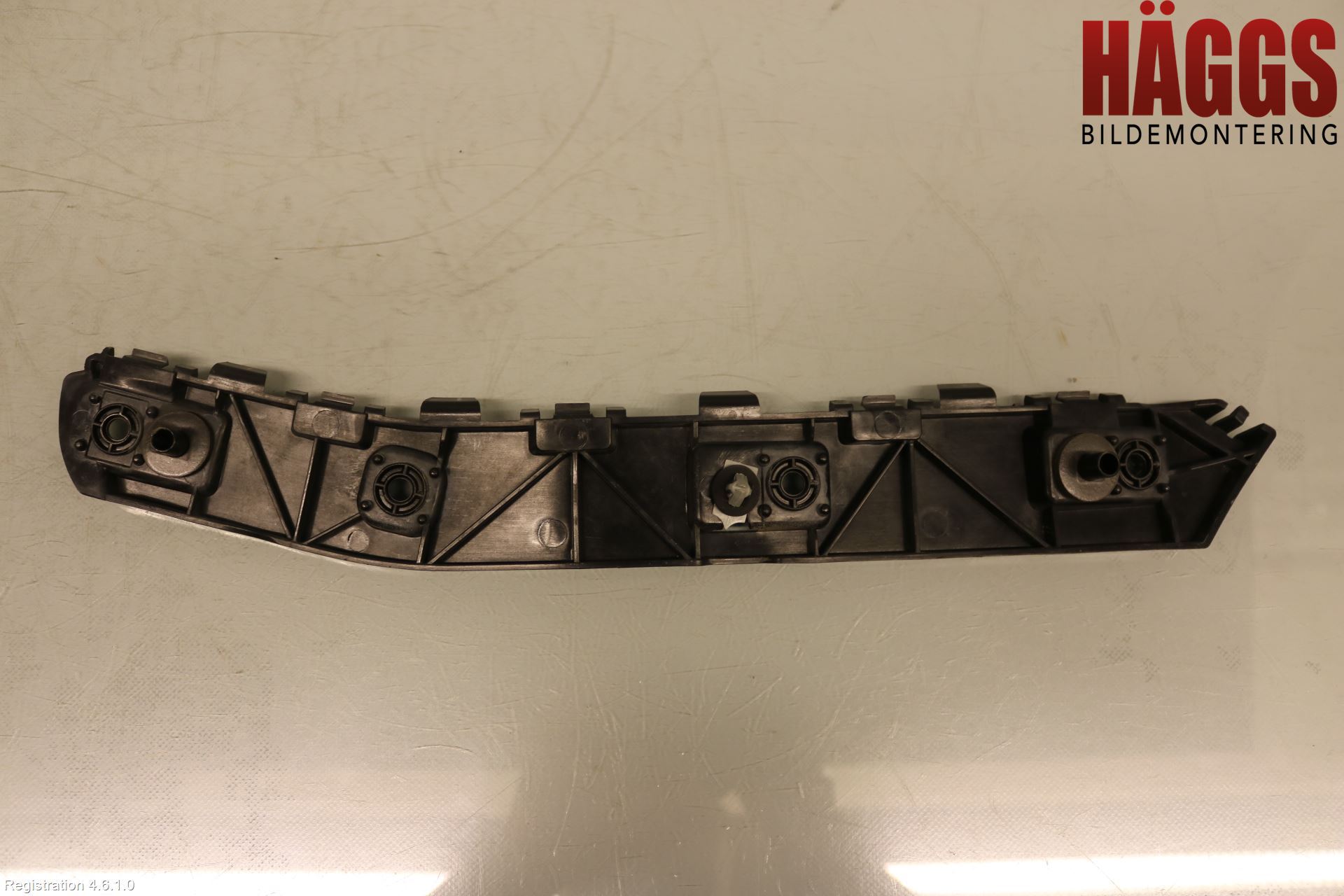 Ford KUGA 13-16 Stötfångarfäste Bak Hö