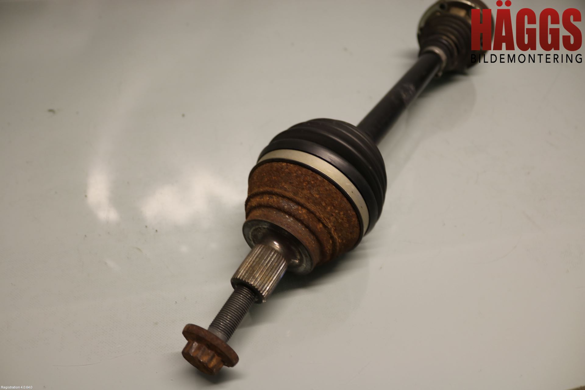 Volkswagen VW CADDY 11-15 Drivaxel Fram Vänster