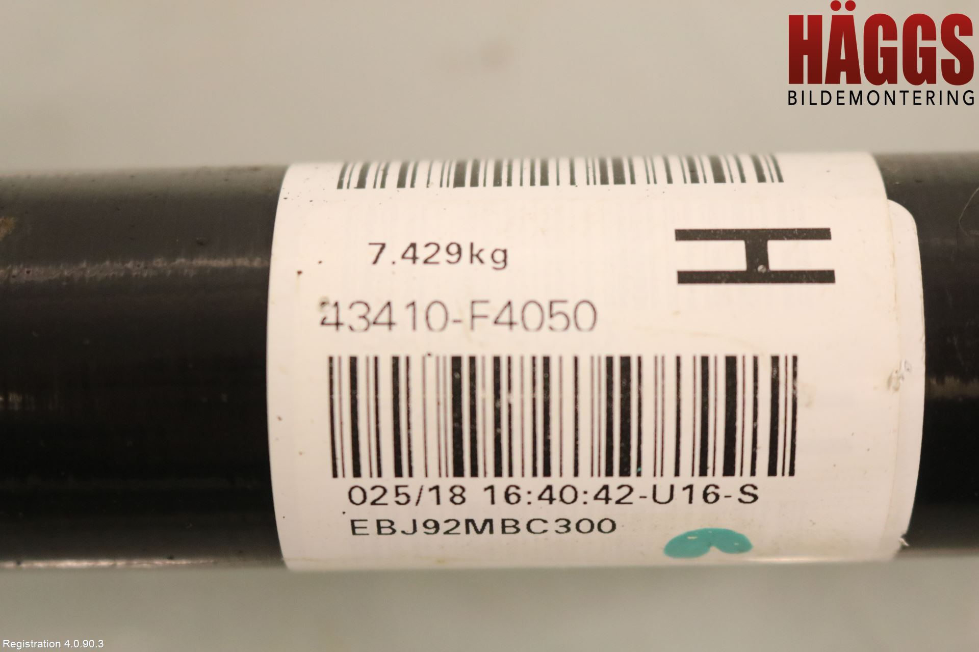 Toyota C-HR 16-23 Drivaxel Fram Höger