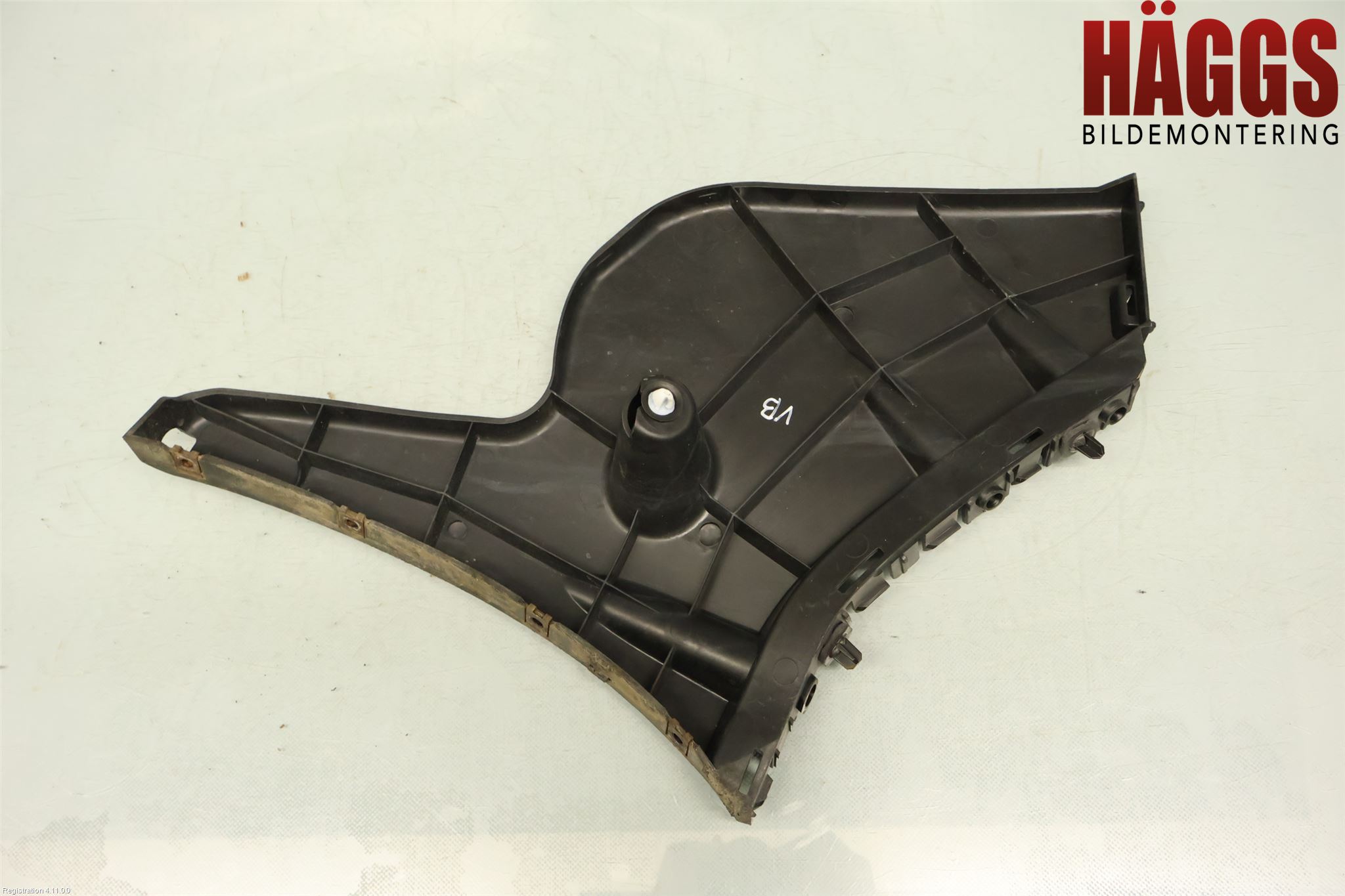 Volvo V60 14-18 Stötfångarfäste Bak Vä