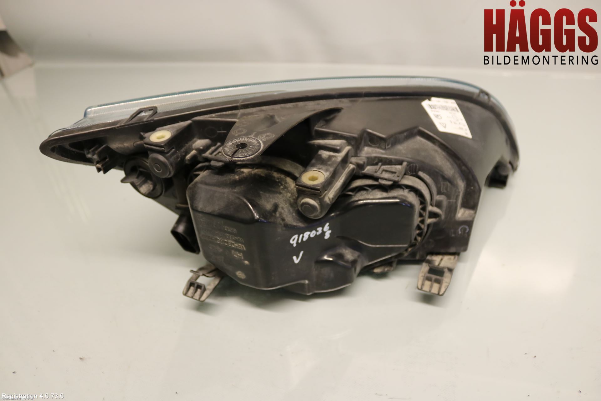 Ford FOCUS     04-07 Strålkastare Vänster