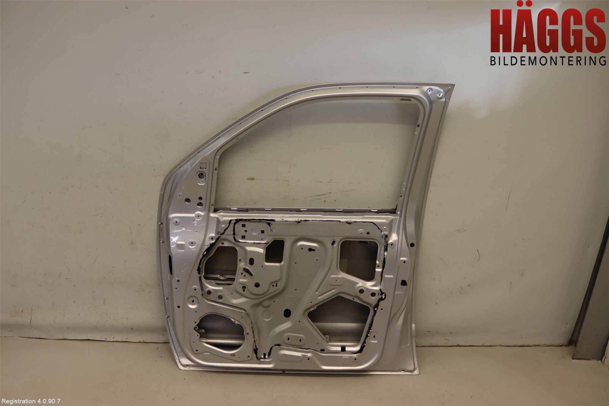 Nissan NAVARA 05-16 Dörr Fram Höger