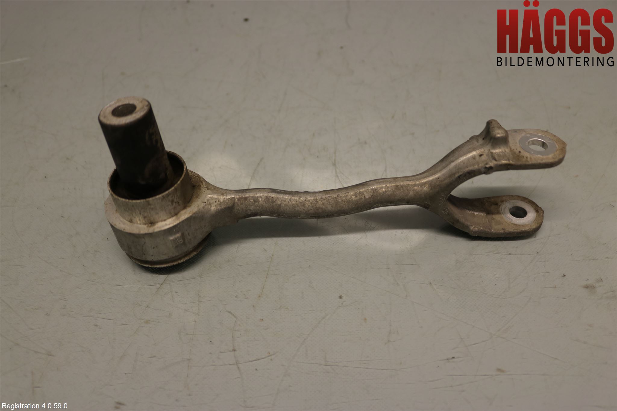 Jaguar XE (X760) 15-24 Bärarm Bak Höger