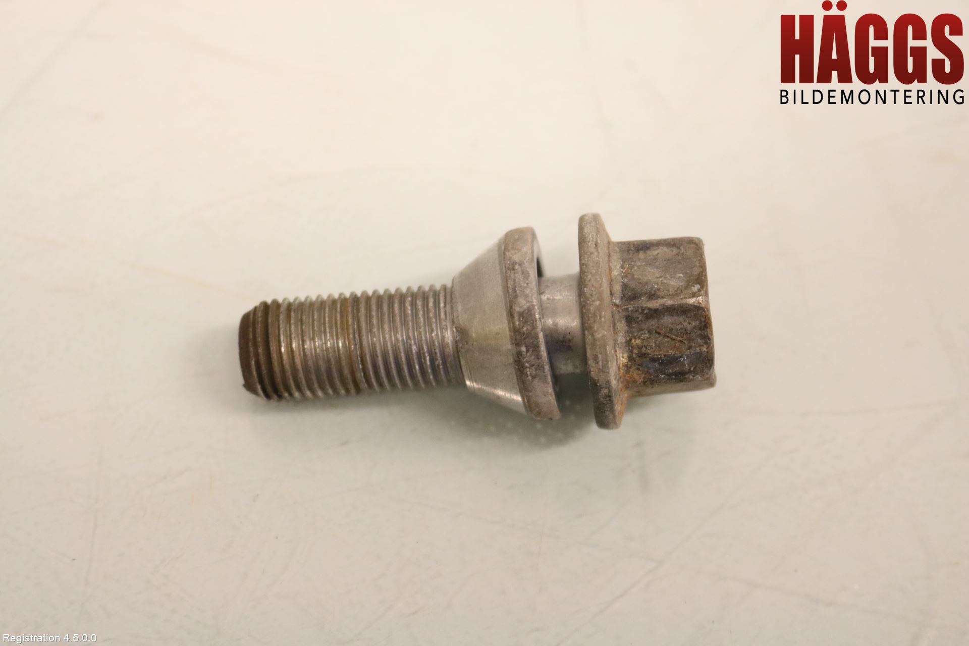 Volvo V90 17->> Hjulmutter-Bult-Sats