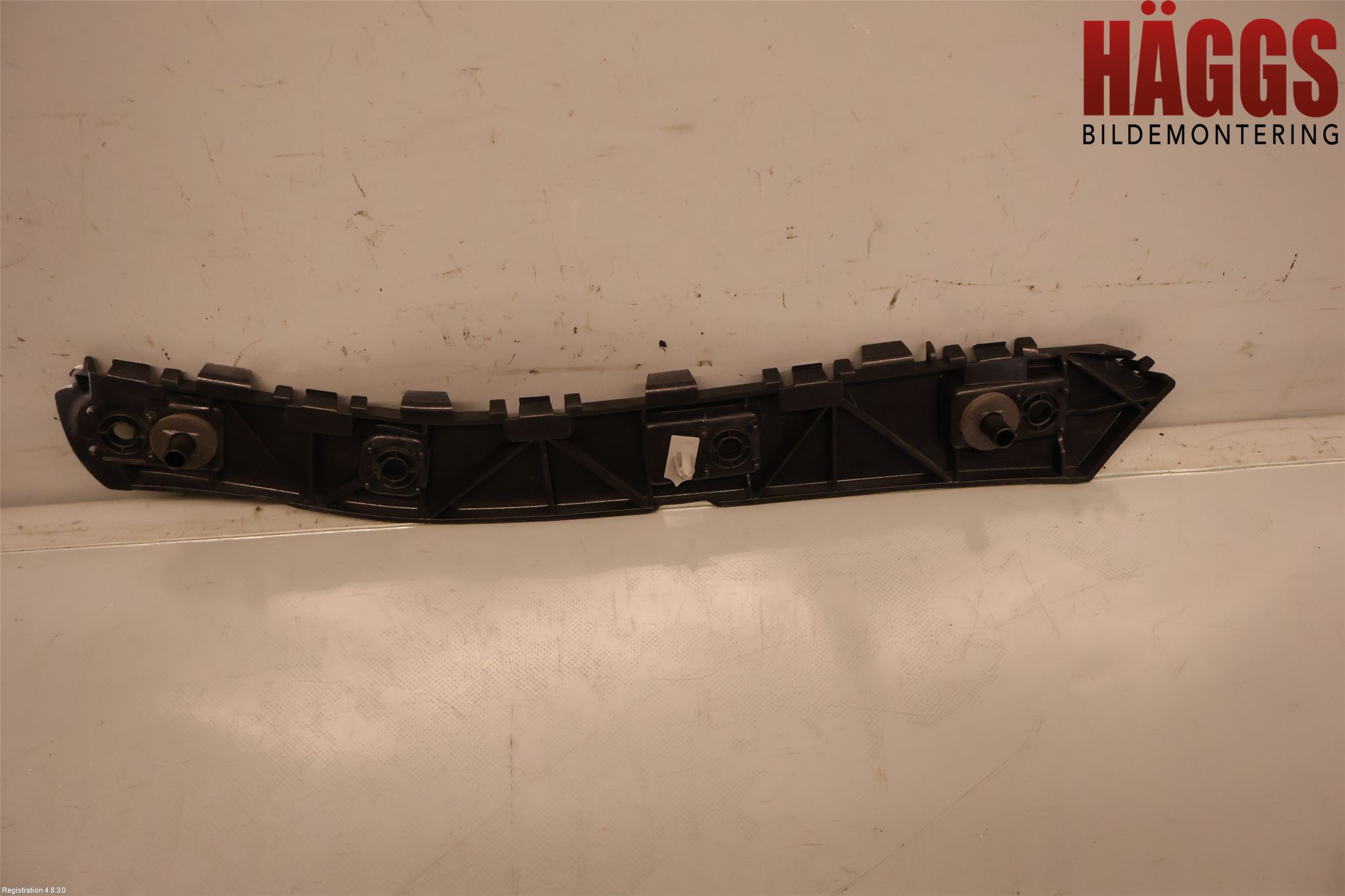 Ford KUGA 13-16 Stötfångarfäste Bak Hö