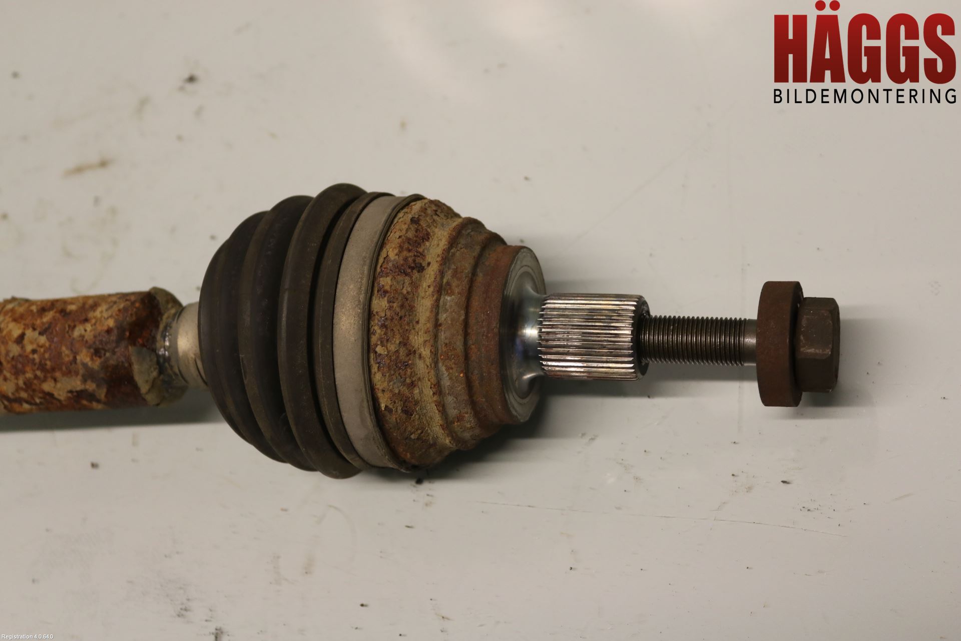 Volkswagen VW TOURAN 03-10 Drivaxel Fram Höger