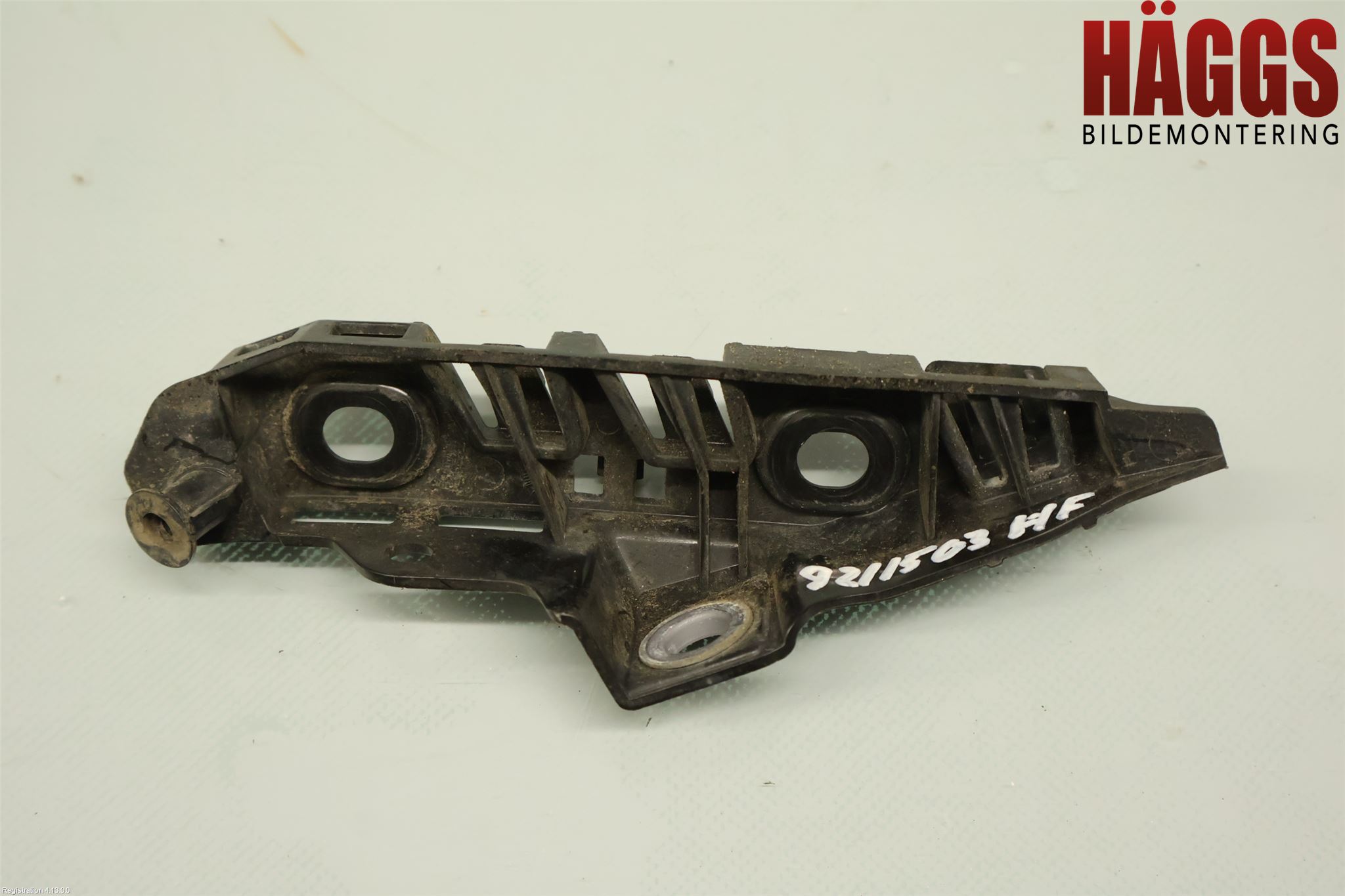 Volkswagen VW PASSAT 15-19 Stötfångarfäste Fram Hö