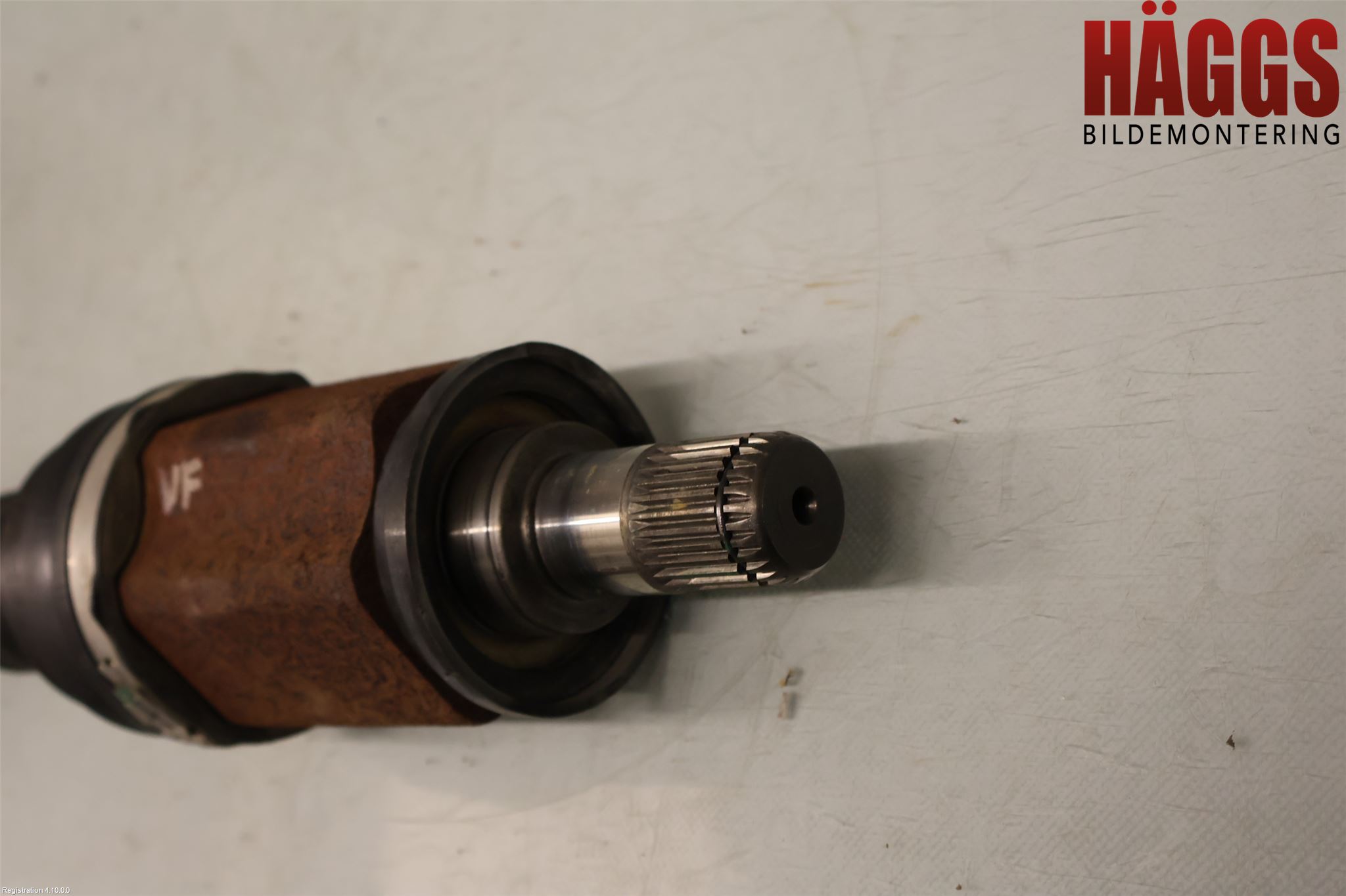 BMW 5 F10/F11/F18 09-17 Drivaxel Fram Vänster