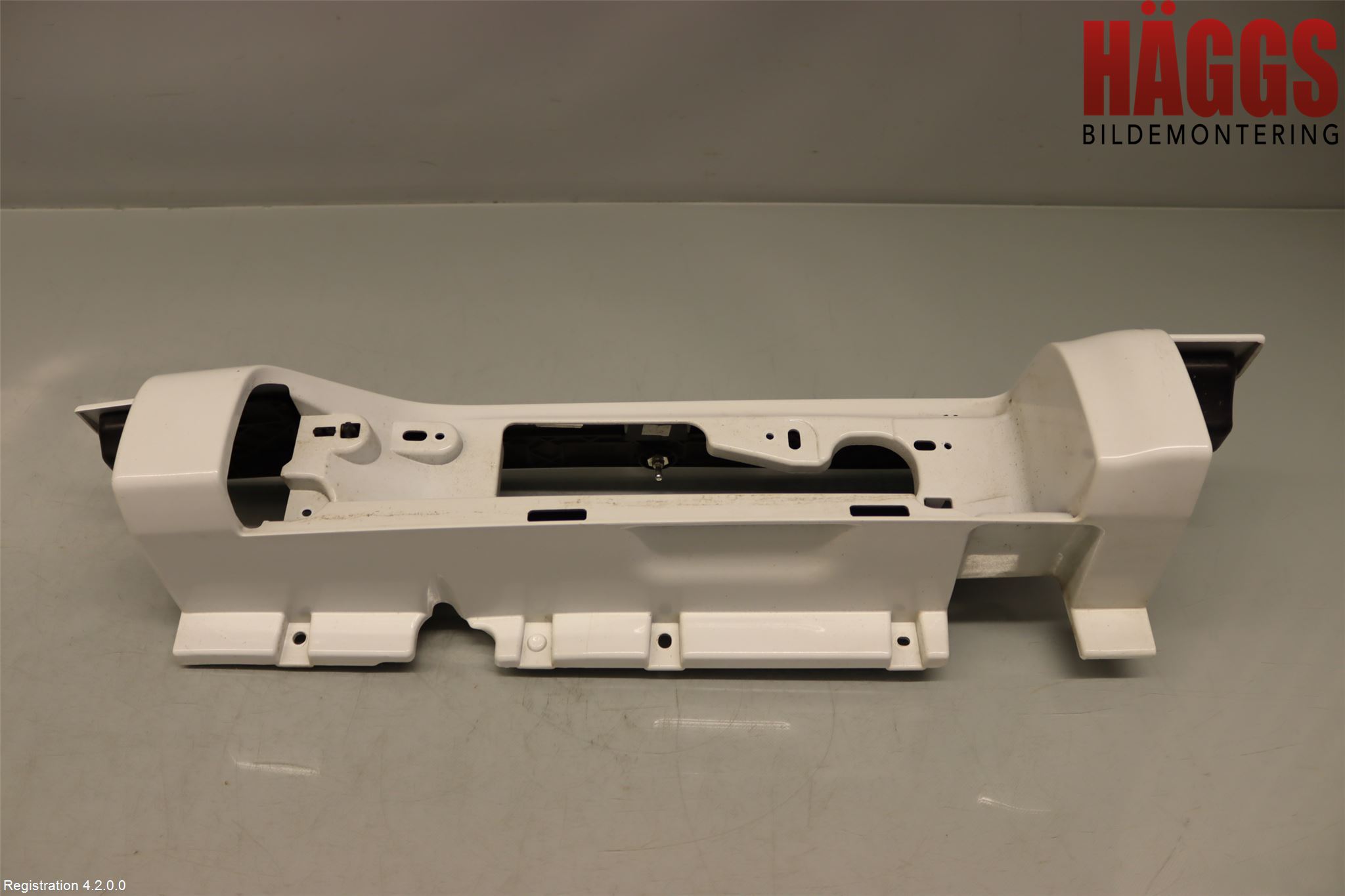 Renault TRAFIC/E-TECH 15- Skärm Hörn Utfyllnad Bak