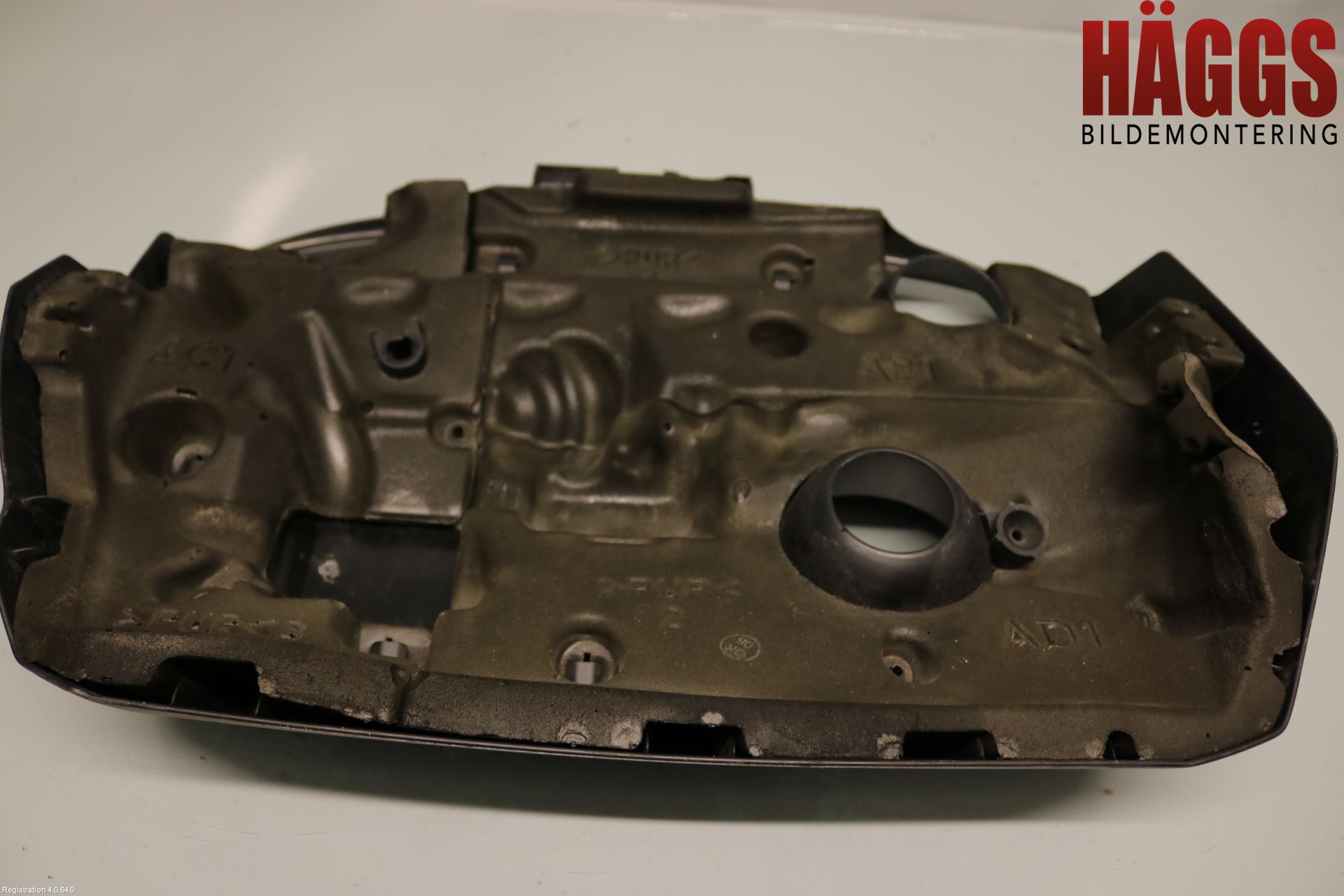 Toyota AURIS 13-19 Motorkåpa