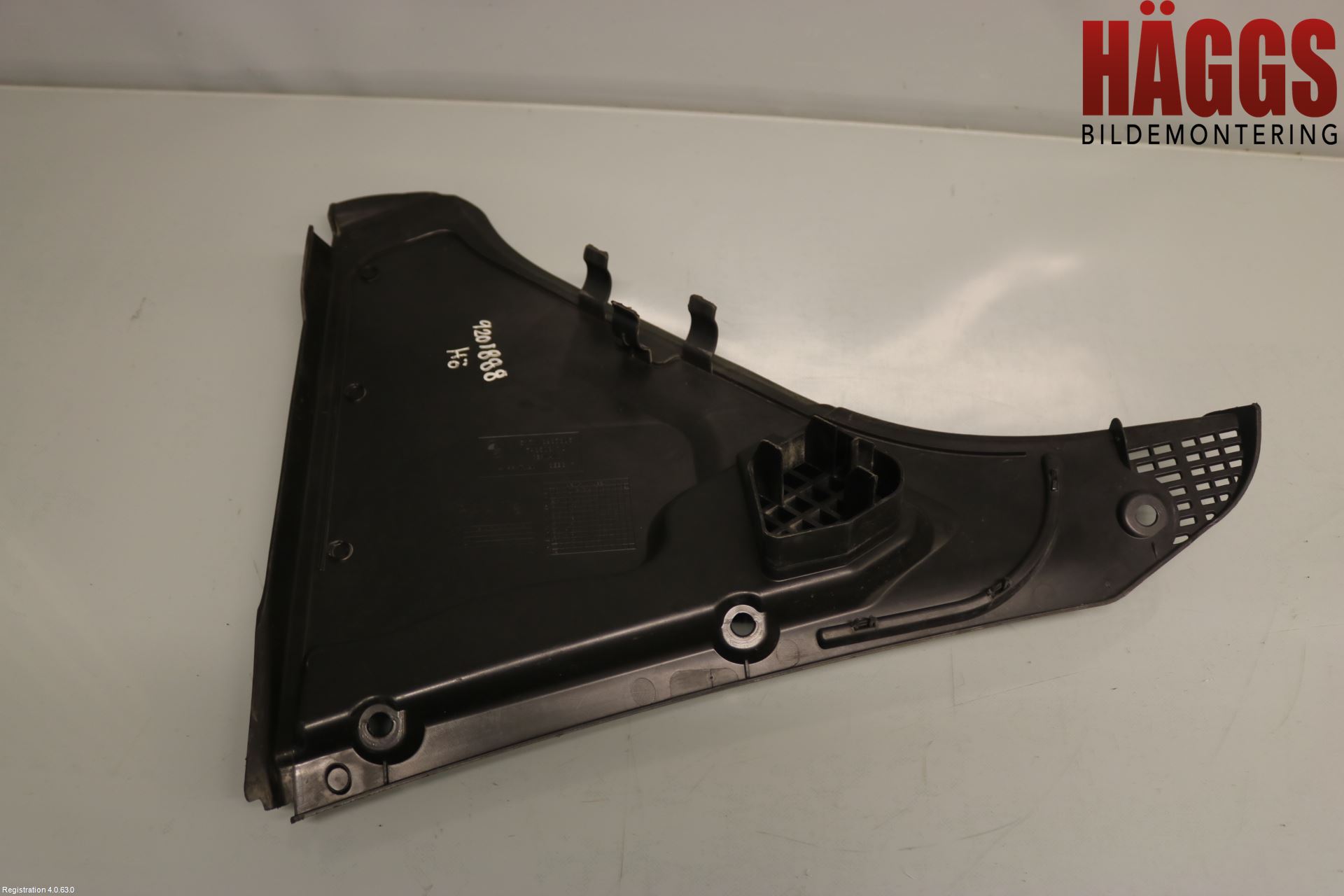 BMW 5 F10/F11/F18 09-17 Torpedplåt-Torpedplast