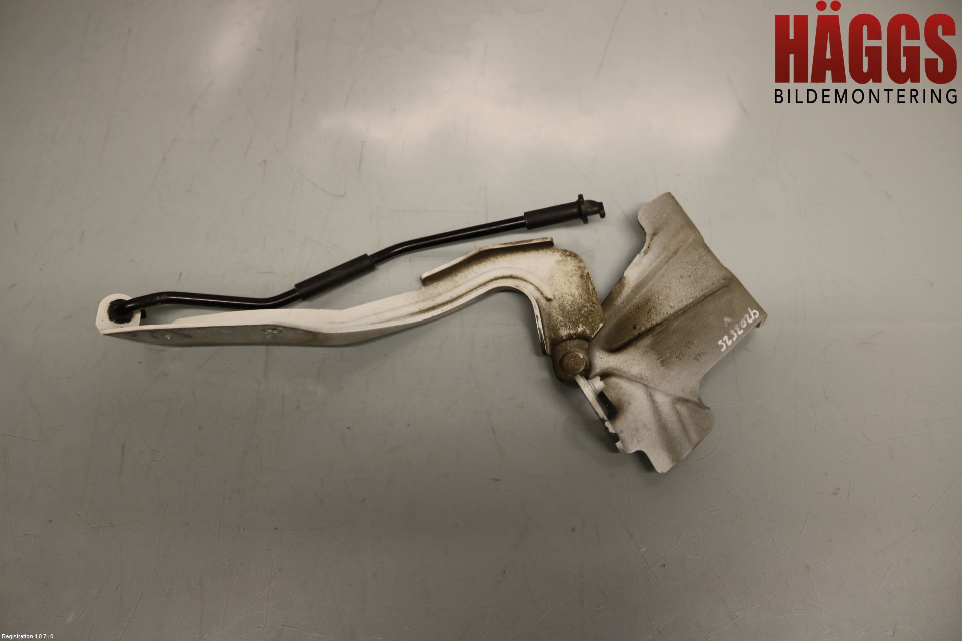 Nissan NOTE E12 14-20 Huvgångjärn