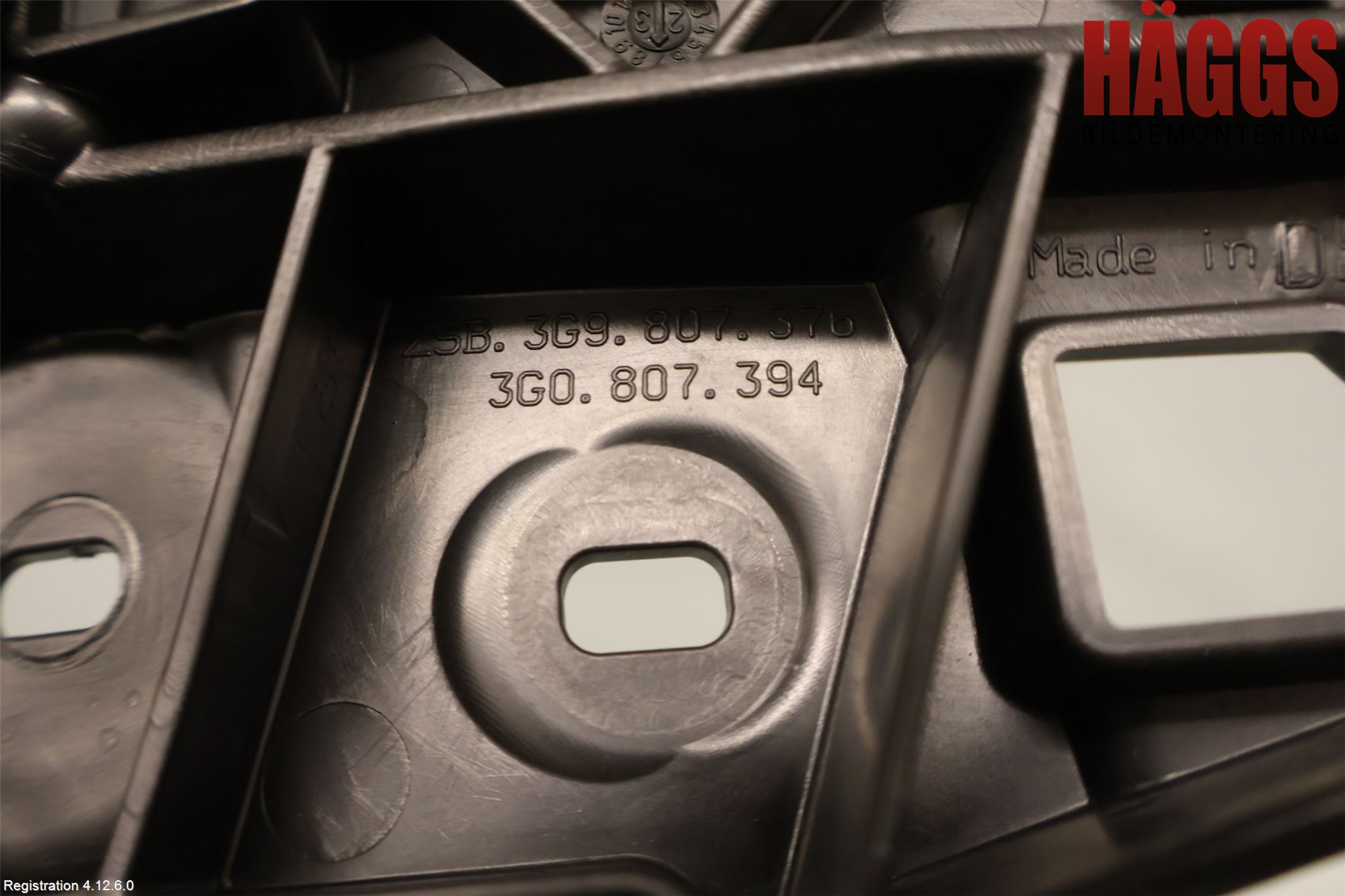 Volkswagen VW PASSAT 20-24 Stötfångarfäste Bak Hö