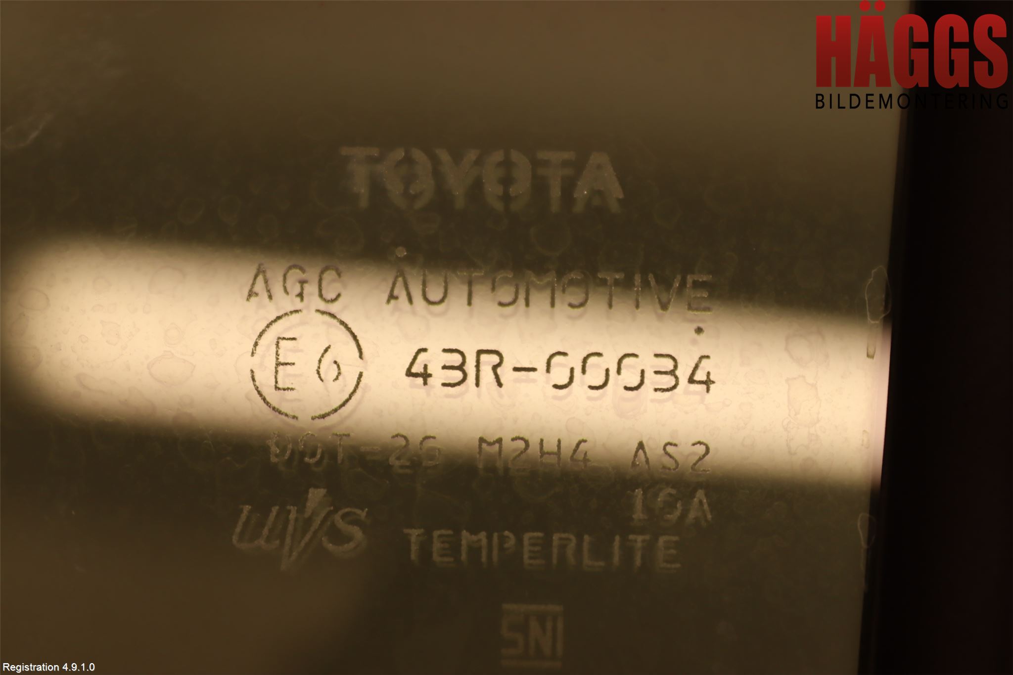 Toyota RAV4 19- Dörruta Fram Lilla Hö