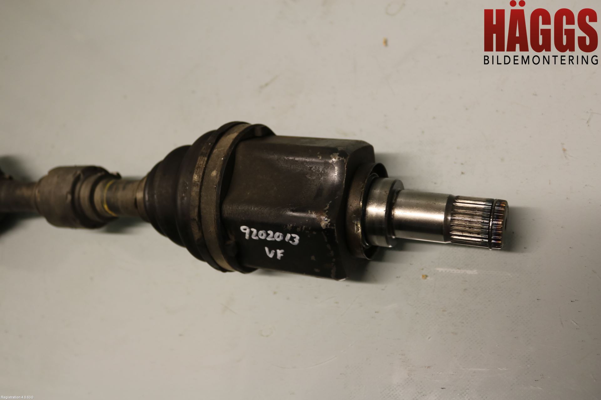 Mitsubishi GRANDIS Drivaxel Fram Vänster
