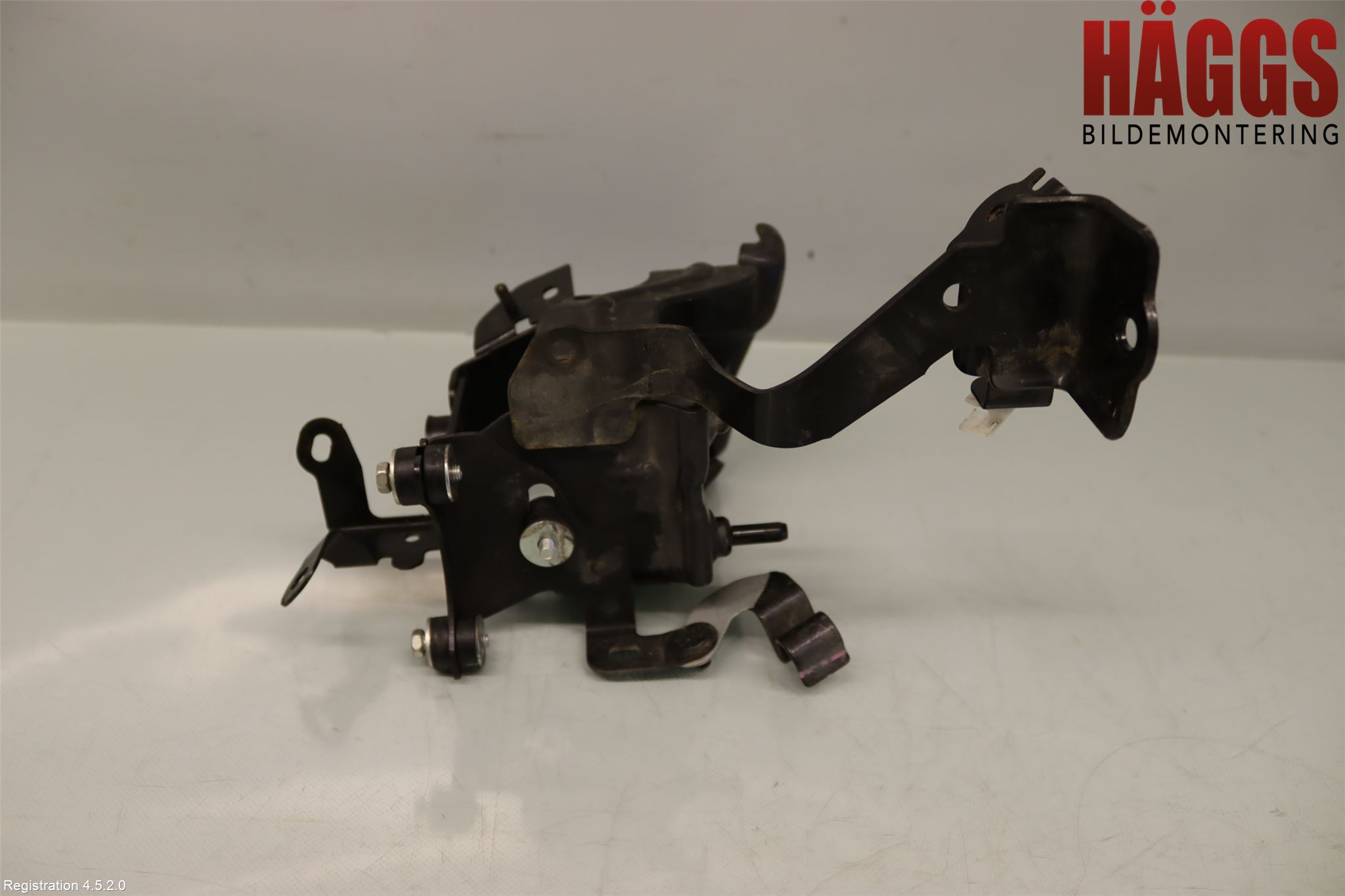 Lexus NX 300h 15-21 Broms Övrigt