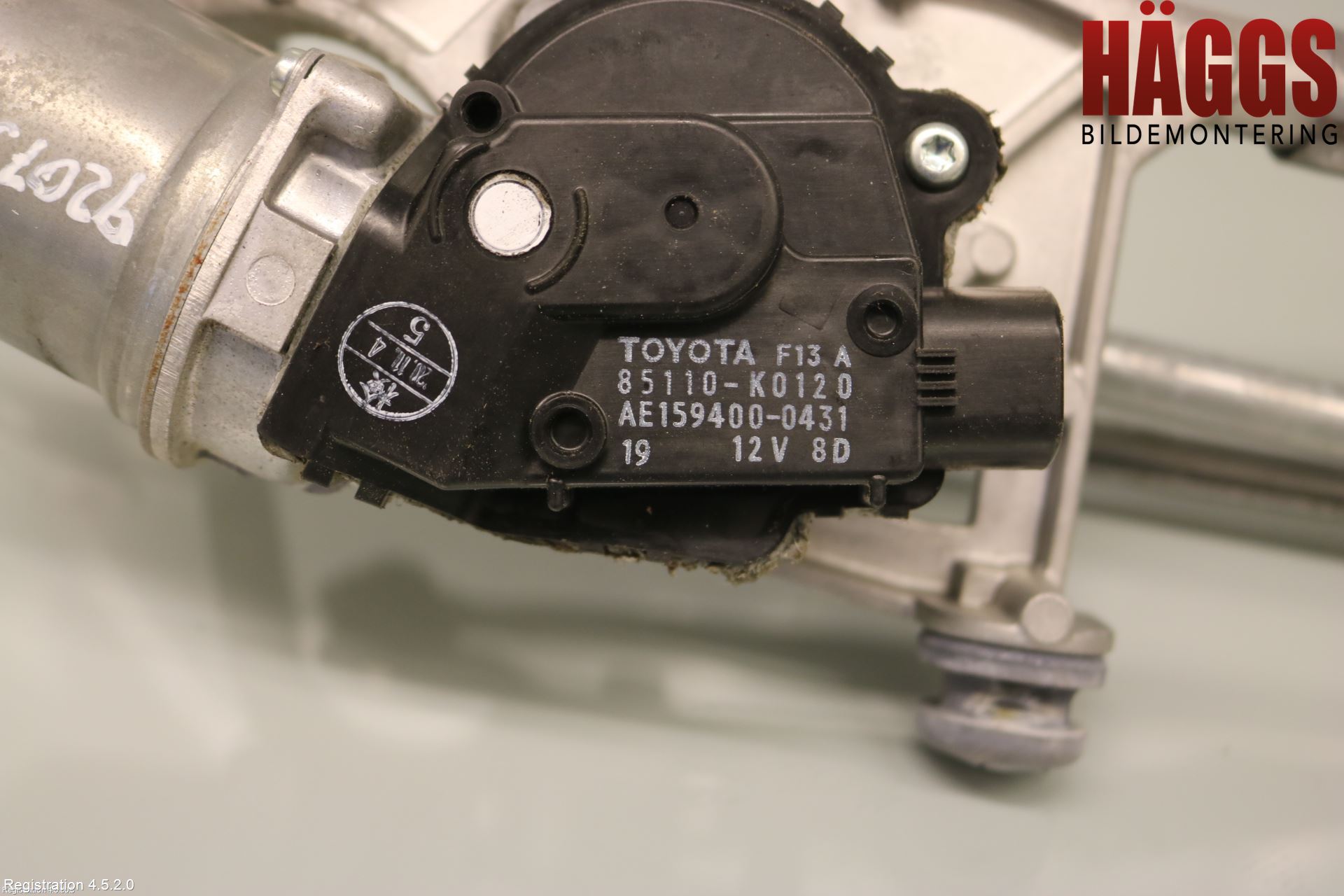 Toyota YARIS XP21 20- Torkarmotor Vindruta