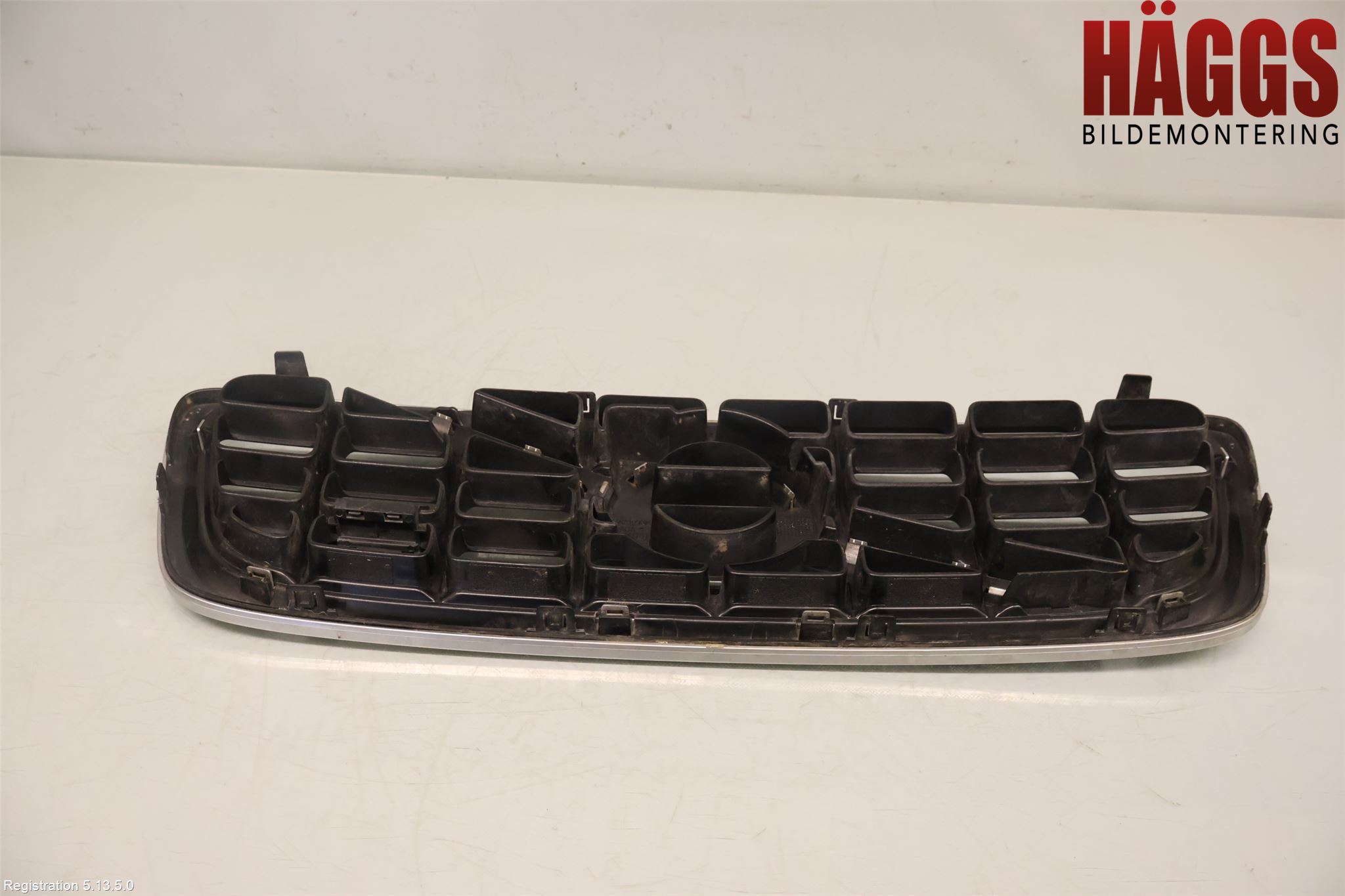 Volvo V70 08-13 Grill Komp
