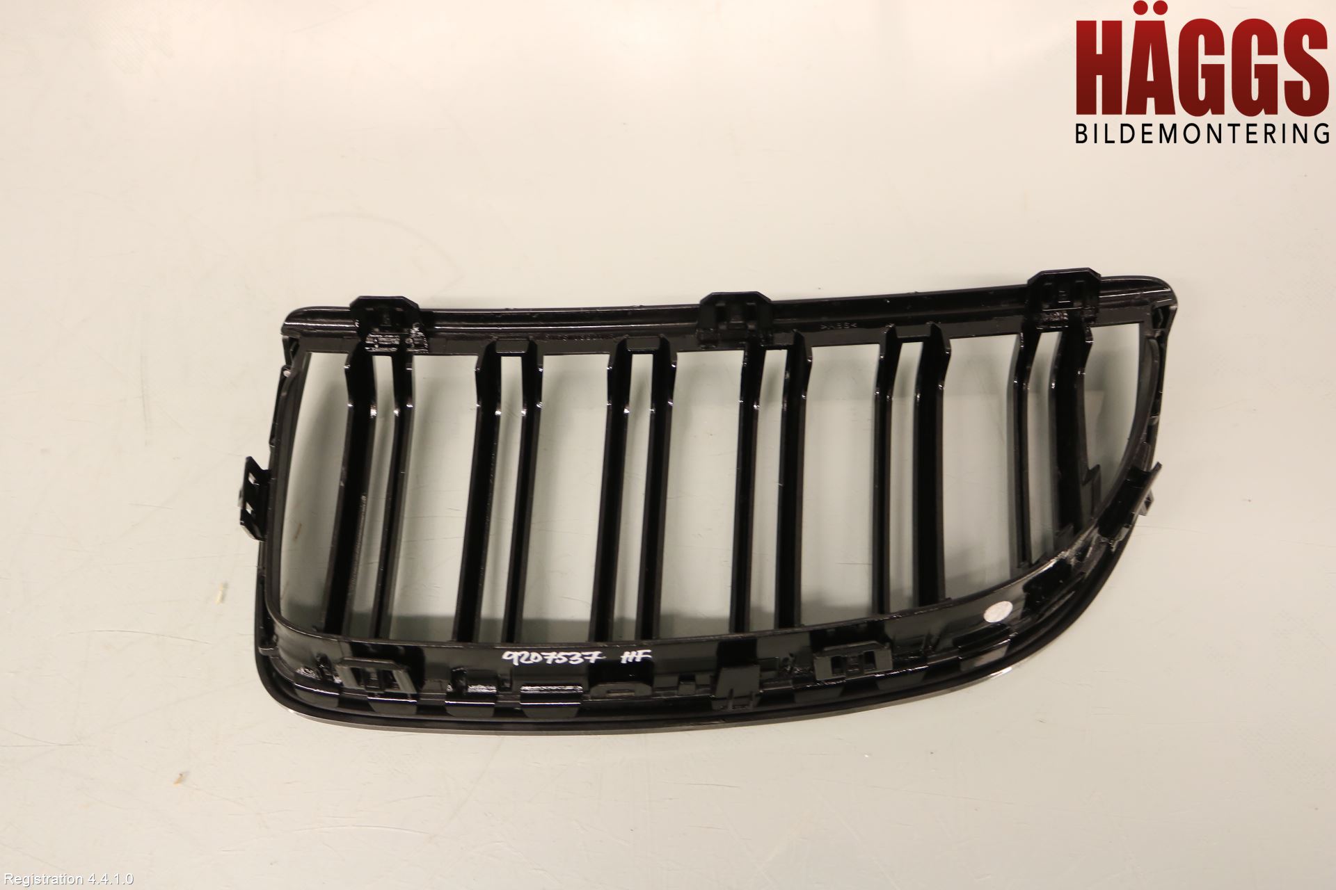 BMW 3 E90/91 SED/TOU 05-12 Grilldel Höger