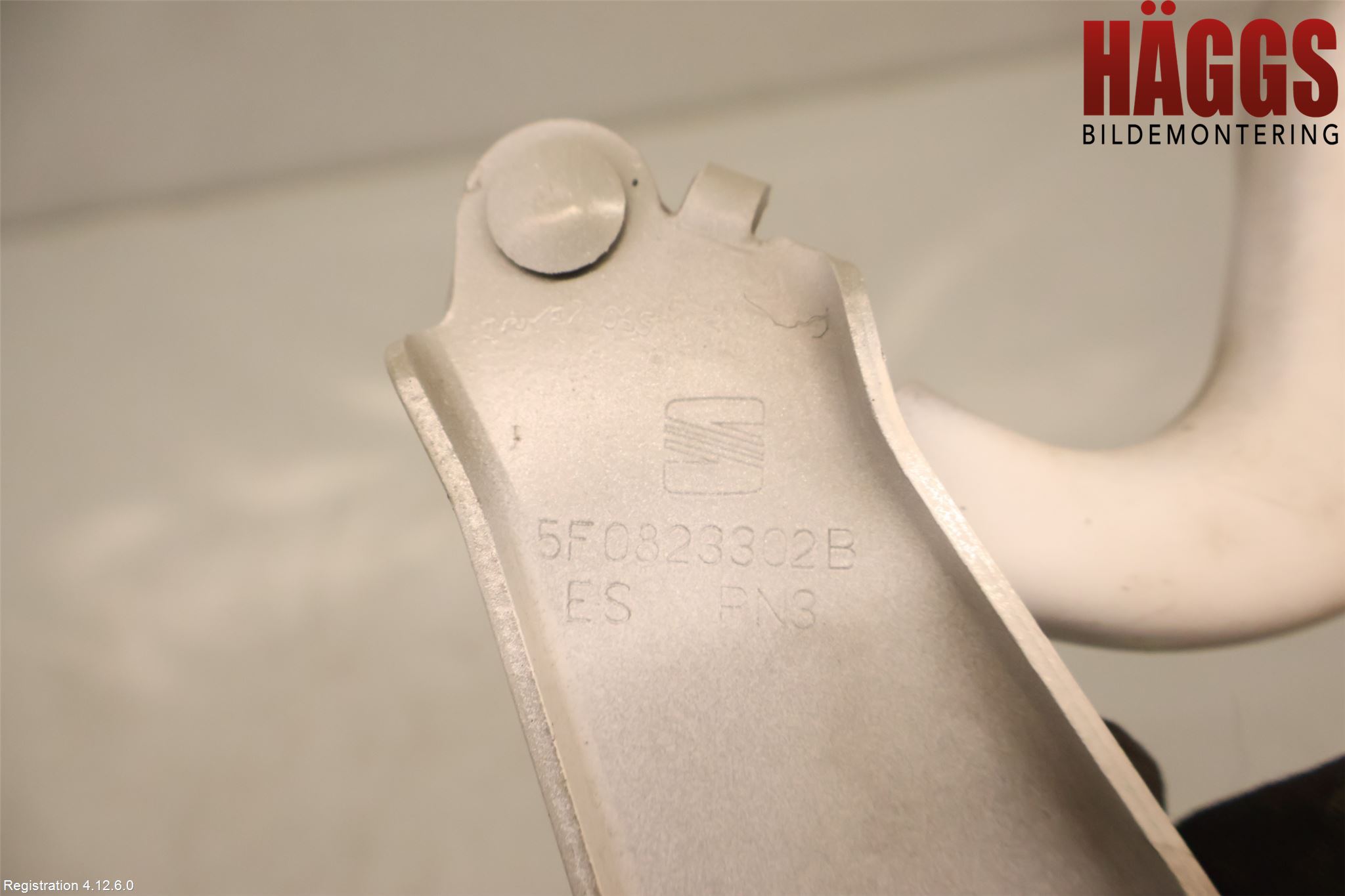 Seat LEON 13-20 Huvgångjärn