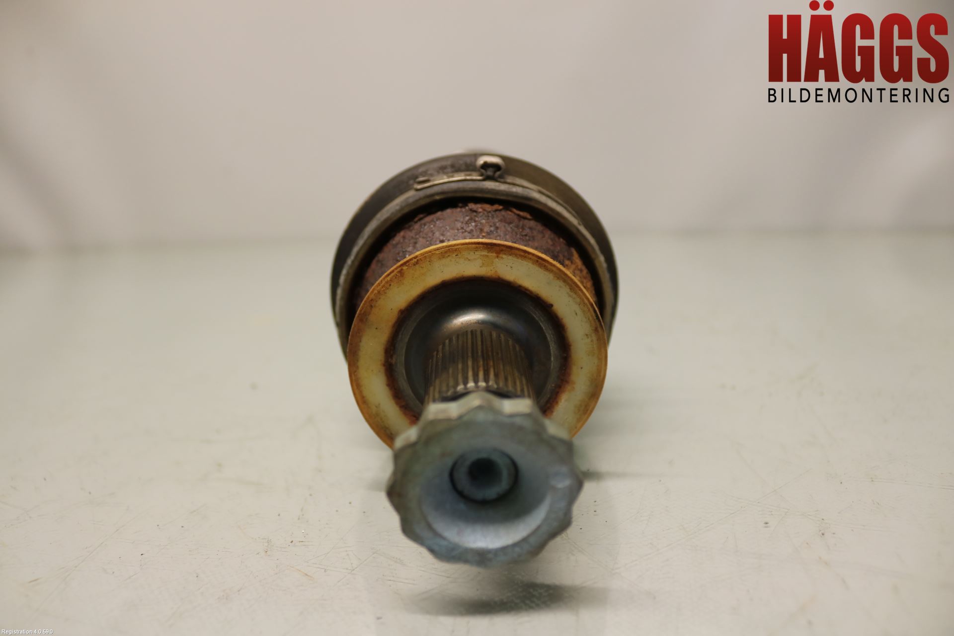 Volkswagen VW POLO 10-17 Drivaxel Fram Vänster