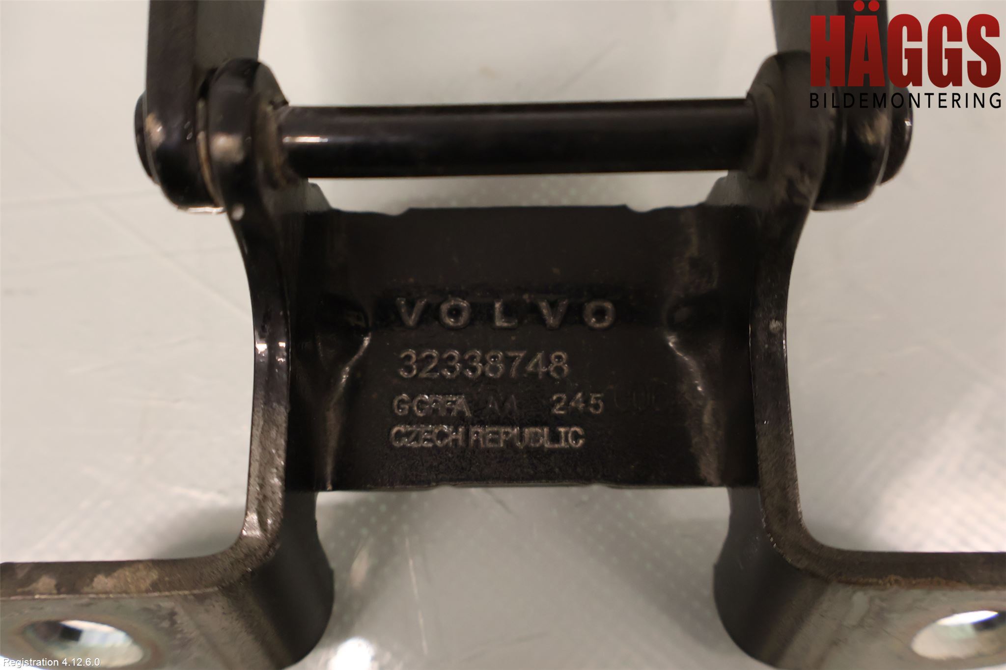 Volvo V60 CROSS COUNTRY 19- Bakluckegångjärn Vä