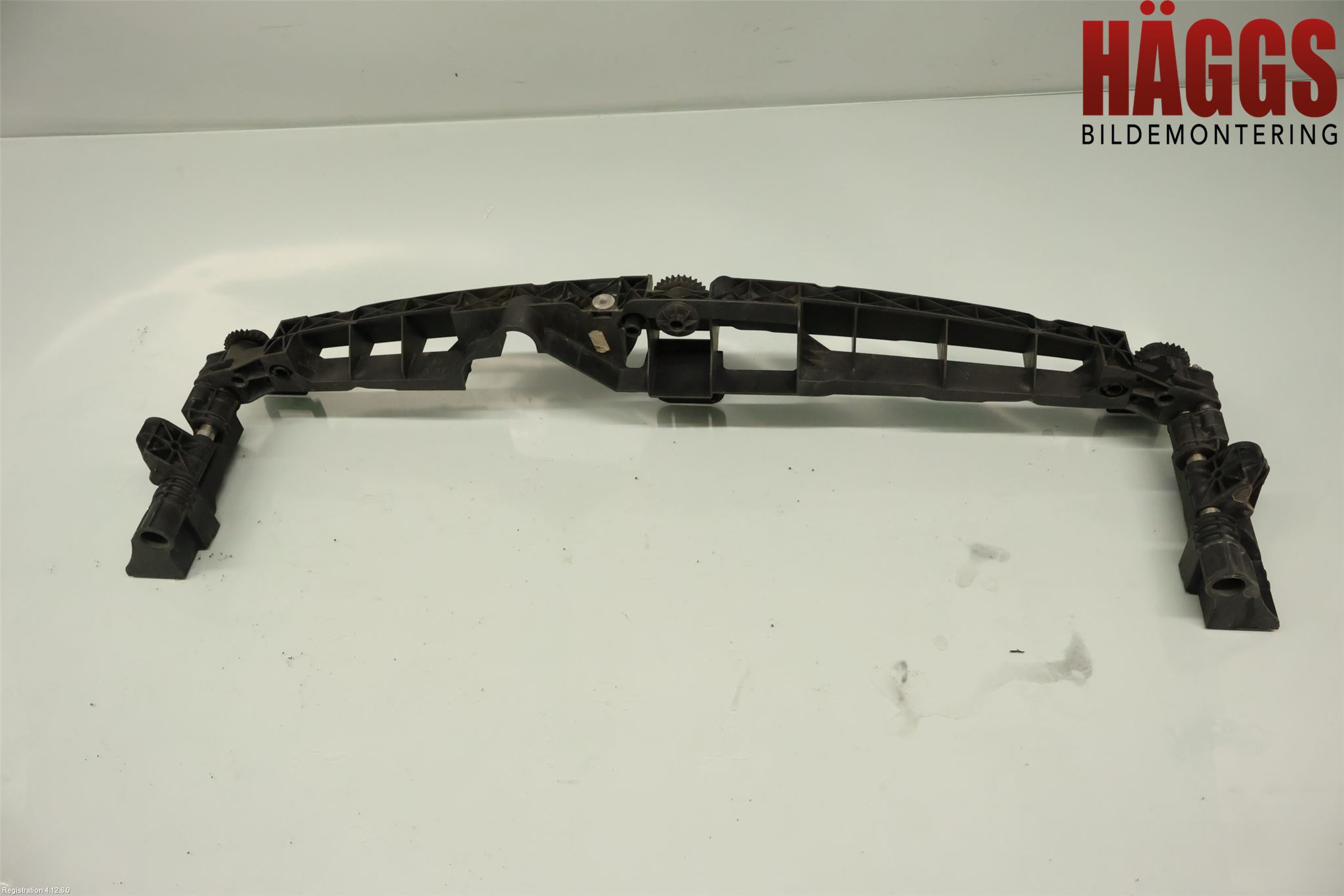 Mercedes-Benz MB E-KLASS (W212) 09-16 Frontplåt