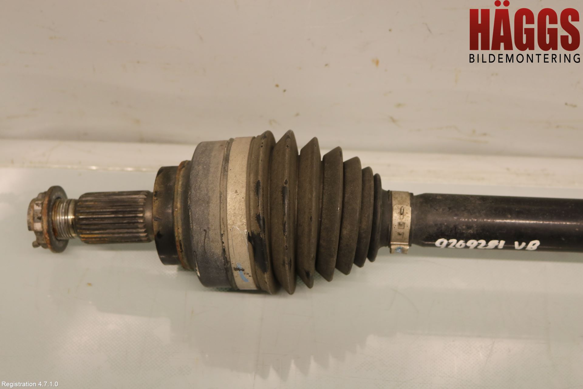 BMW 3 F30/F31/F80 12-19 Drivaxel Bak Vänster