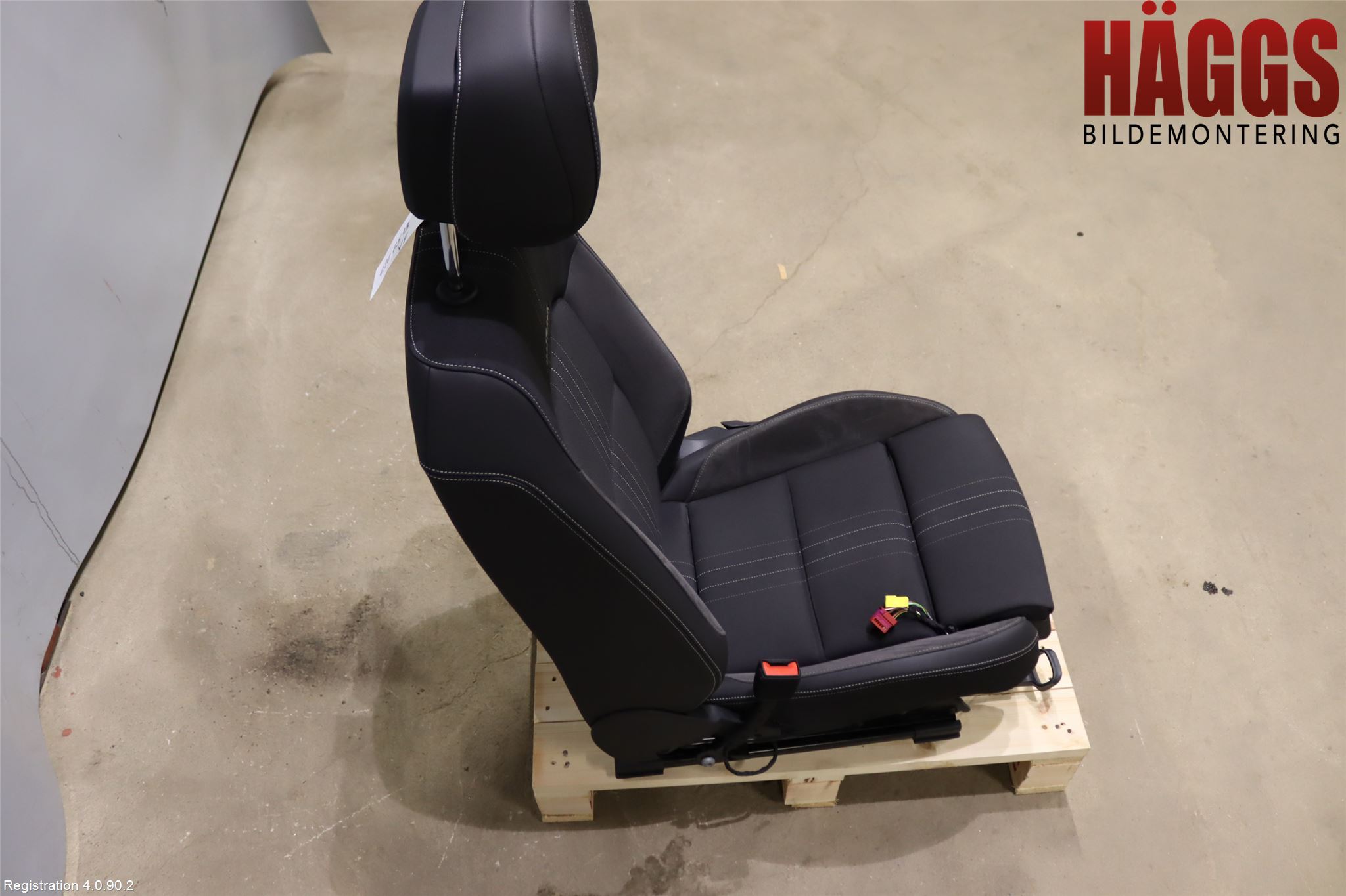 Volkswagen VW PASSAT 20-24 Inredning Stol Fram Vä